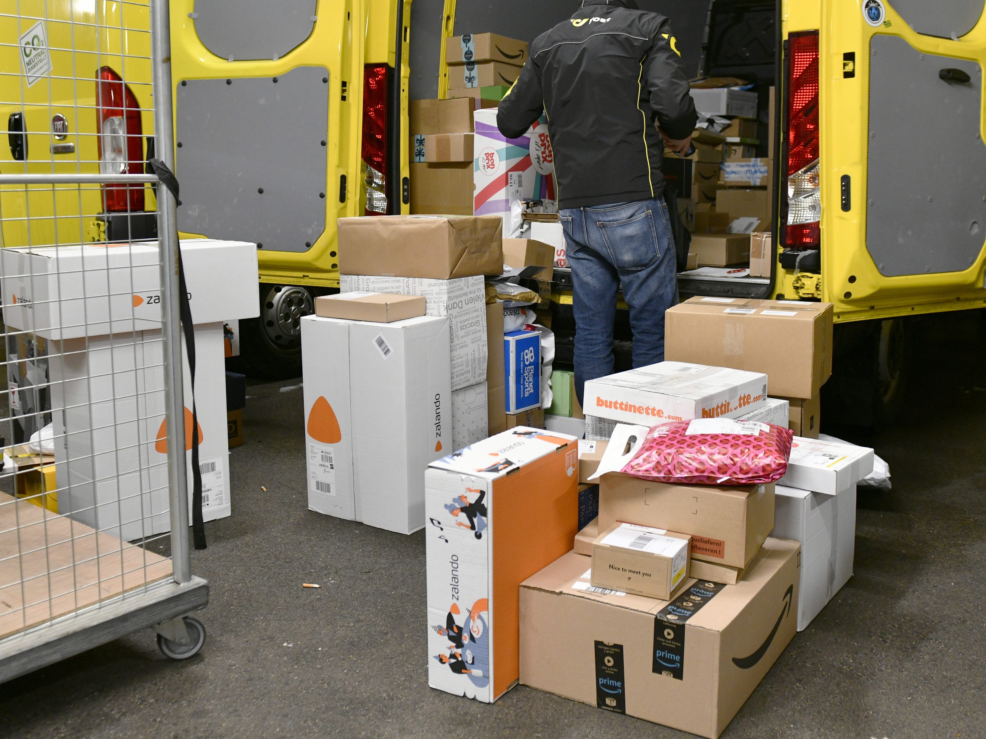 Kritik an der Post gibt es wegen Werbegeschenken. Kritik an der Post gibt es wegen Werbegeschenken.