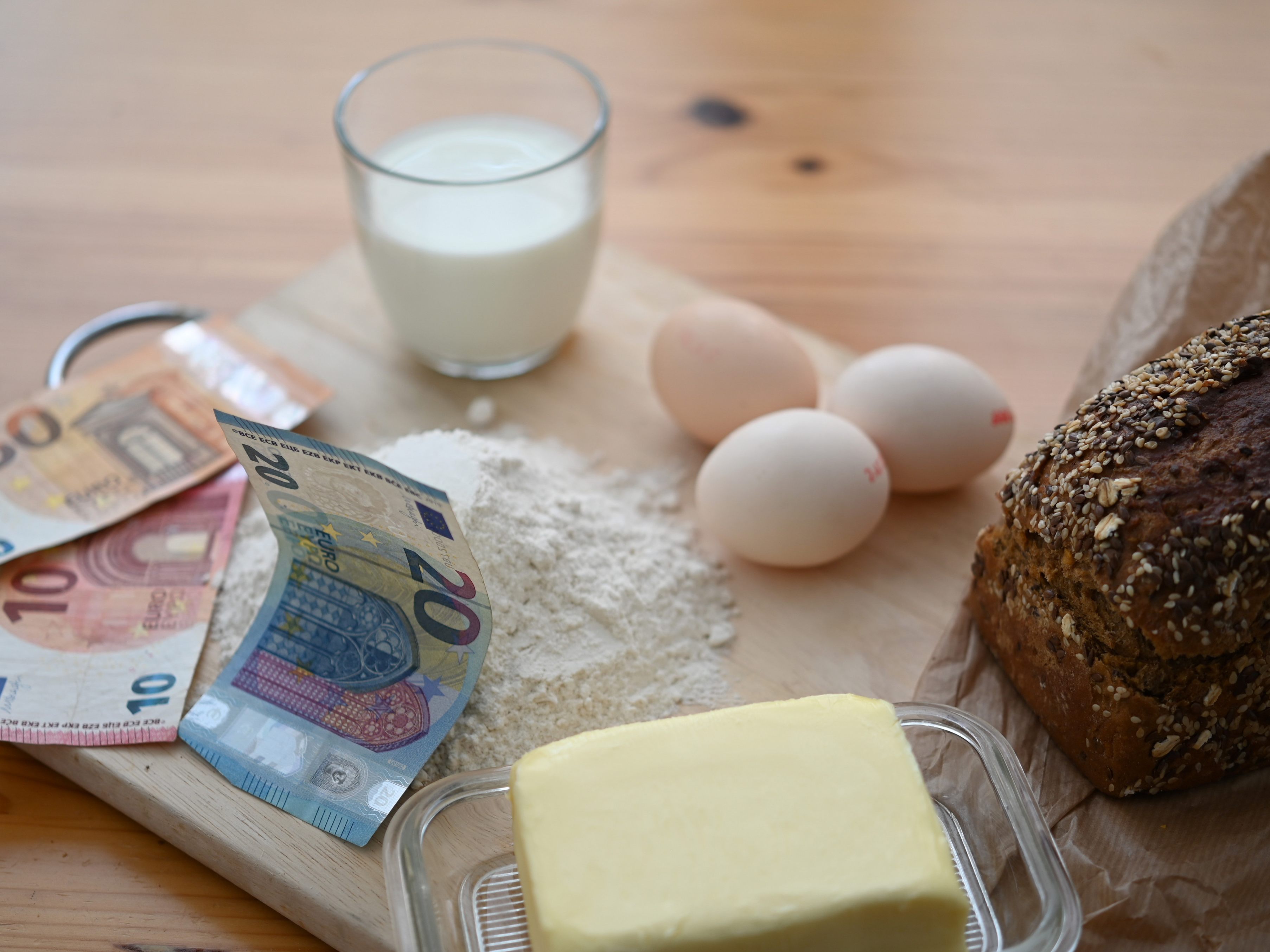 Vor allem die Lebensmittelpreise sind durch die Inflation stark gestiegen. Vor allem die Lebensmittelpreise sind durch die Inflation stark gestiegen.