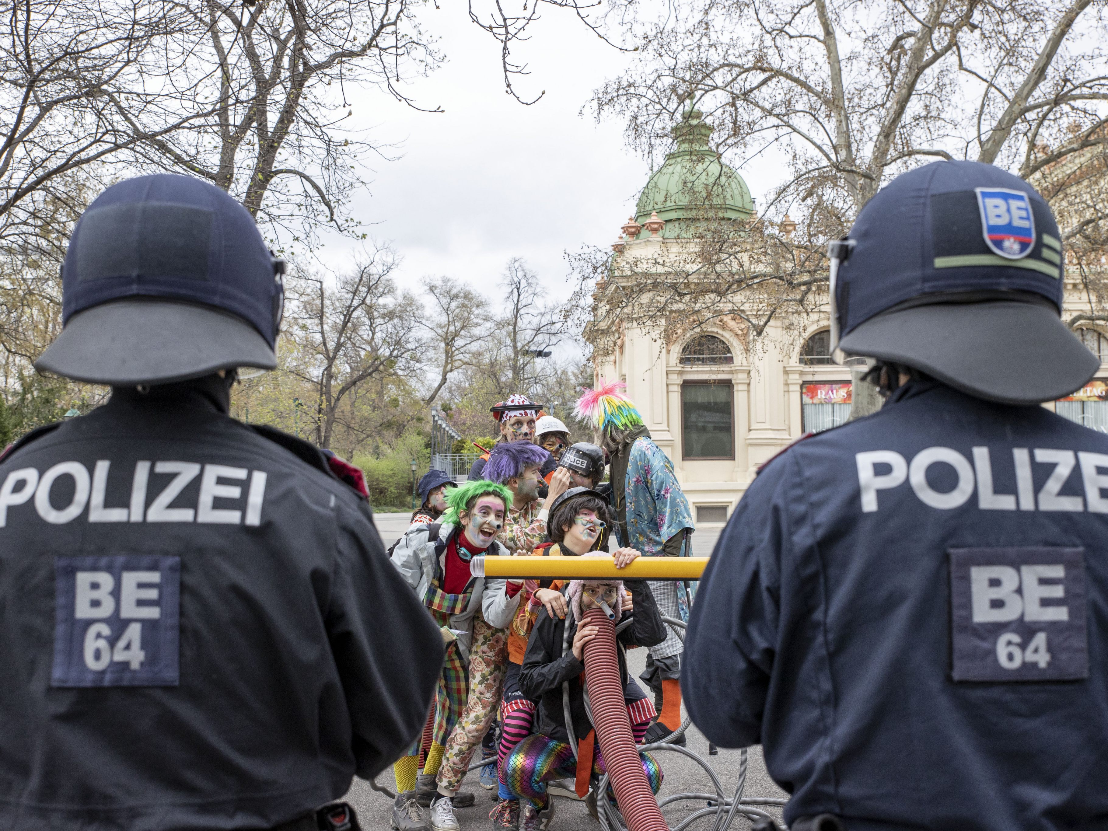 Die Gas-Konferenz in Wien wird von Protesten begleitet. Die Gas-Konferenz in Wien wird von Protesten begleitet.