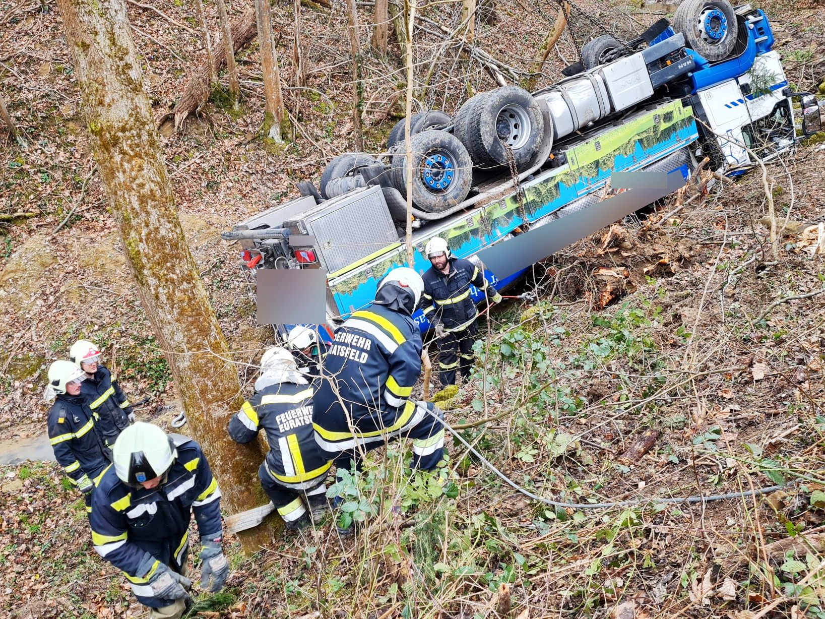 Milch-Lkw im Bezirk Amstetten sorgte für Feuerwehreinsatz.