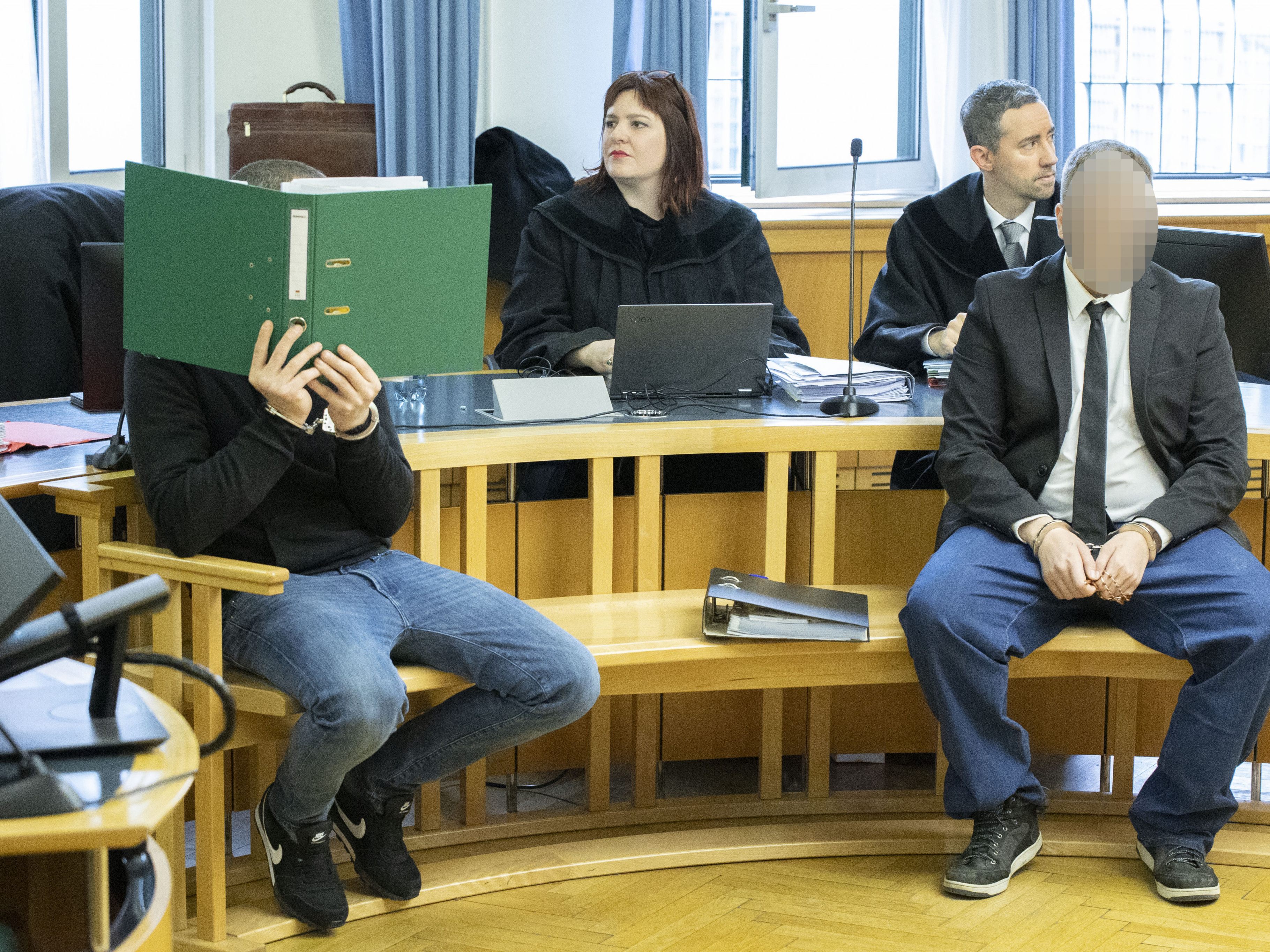 Männer in Wien zu lebenslangen Freiheitsstrafen verurteilt (nicht rechtskräftig).