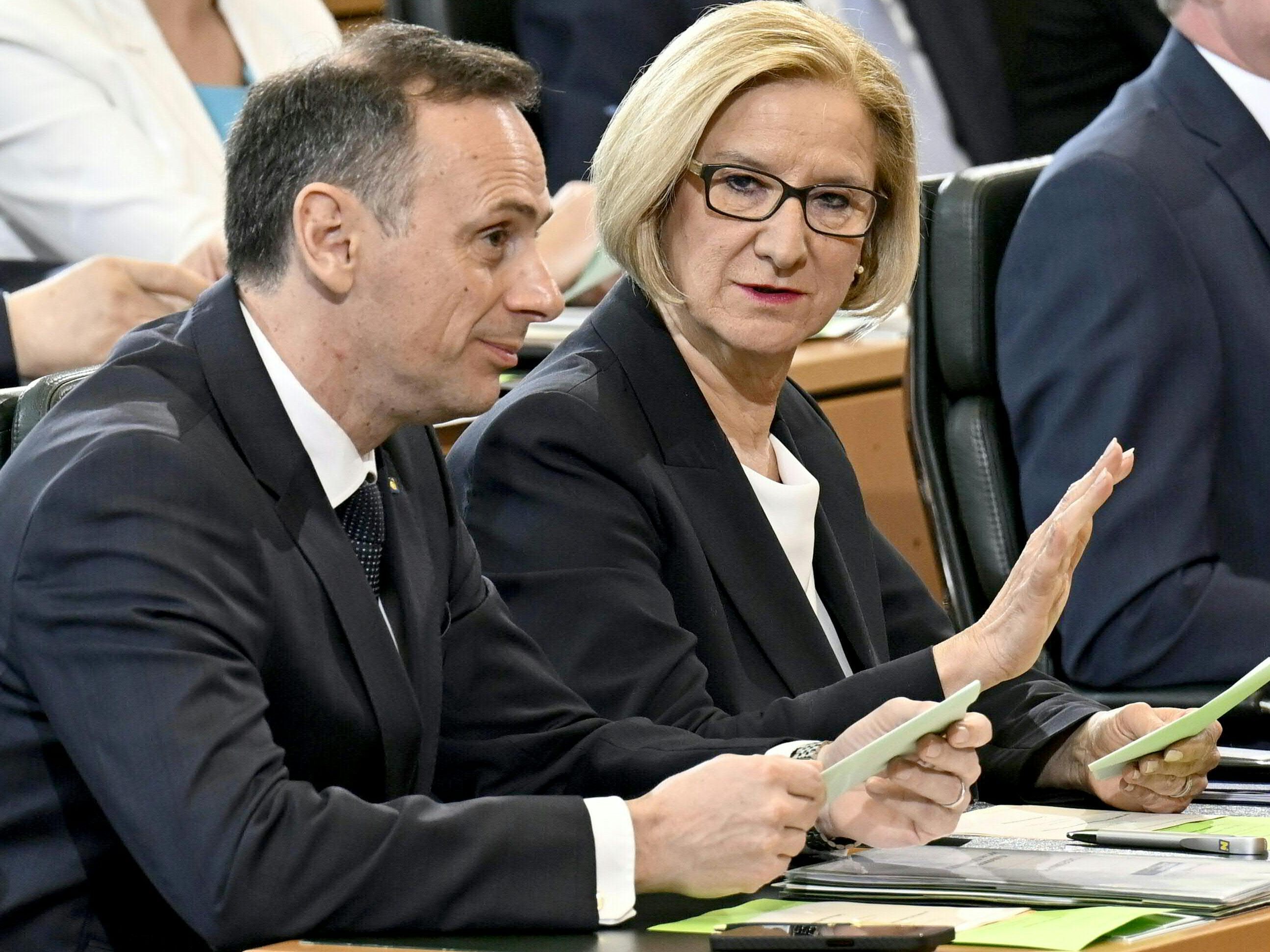 Schriftsteller orten "finsteres Kapitel" anlässlich des neuen NÖ Landtags.