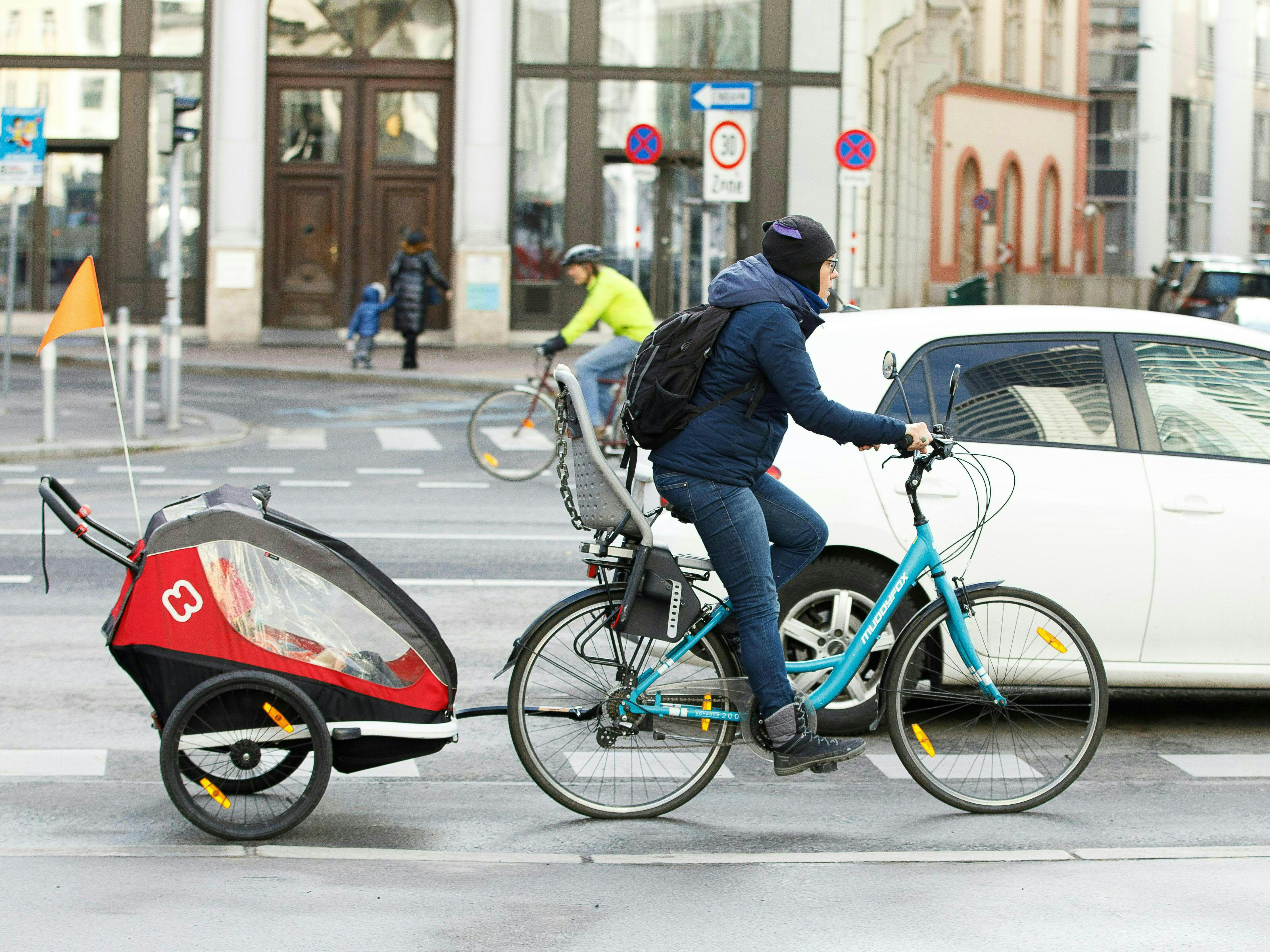 Dick eingepackt fahren die Wiener auch im Winter mit dem Fahrrad durch die Stadt.