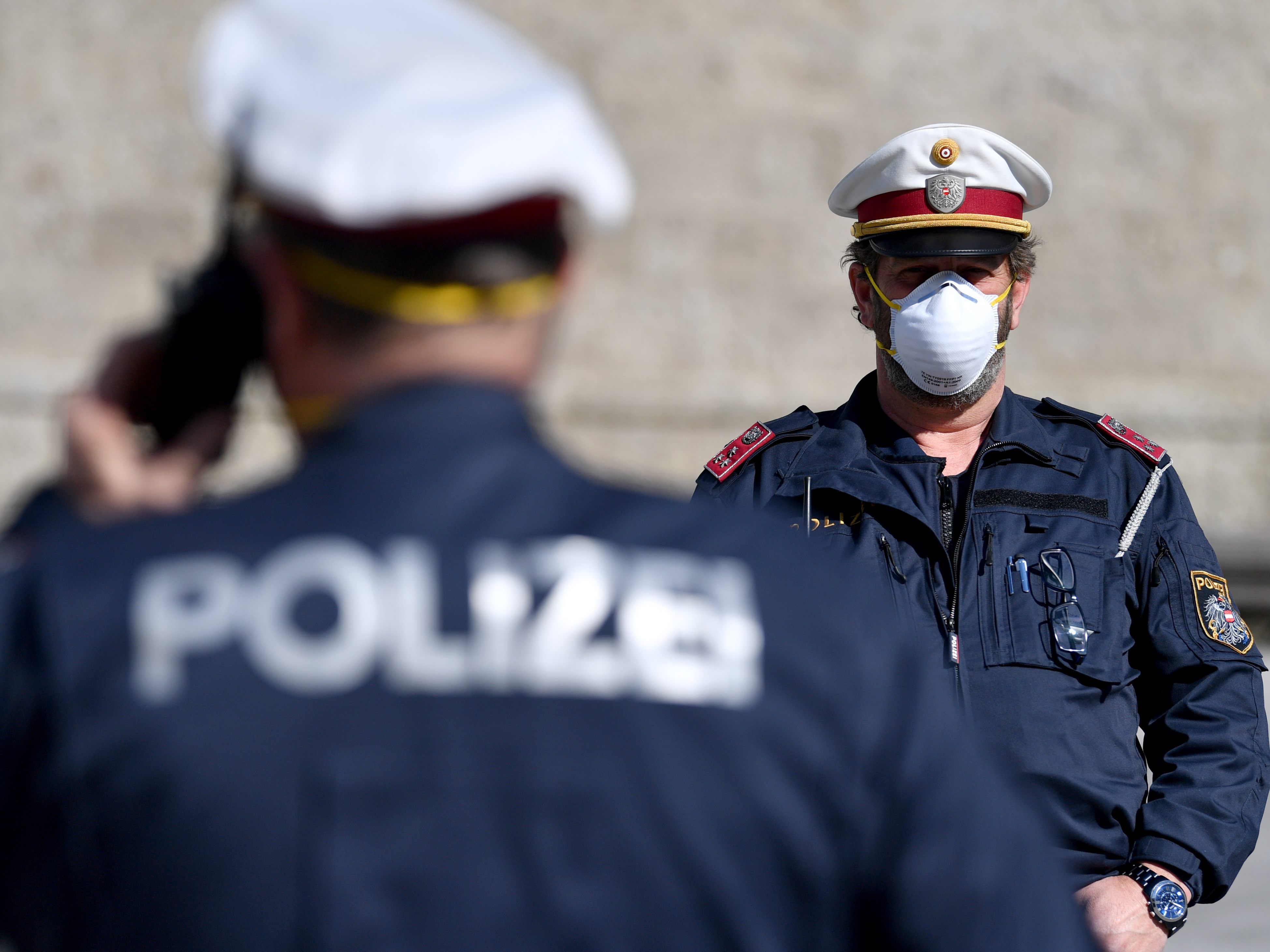 Trickbetrüger brachten eine 96-Jährige in Wien-Hietzing um mehrere Golddukaten.