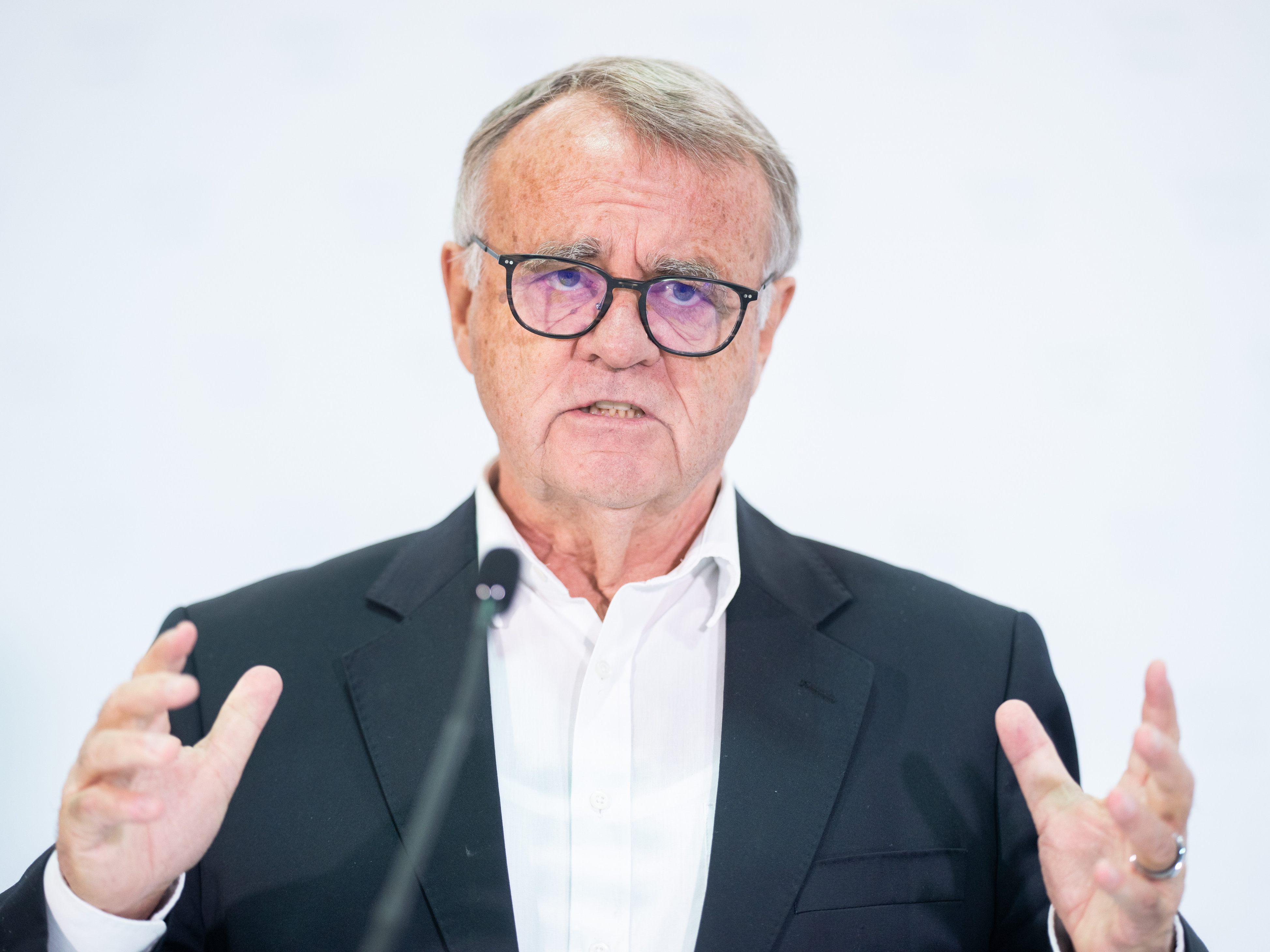 ORF Sport +: Niessl hatte in der Vergangenheit Kritik an Plänen von ORF-Chef geübt. ORF Sport +: Niessl hatte in der Vergangenheit Kritik an Plänen von ORF-Chef geübt.