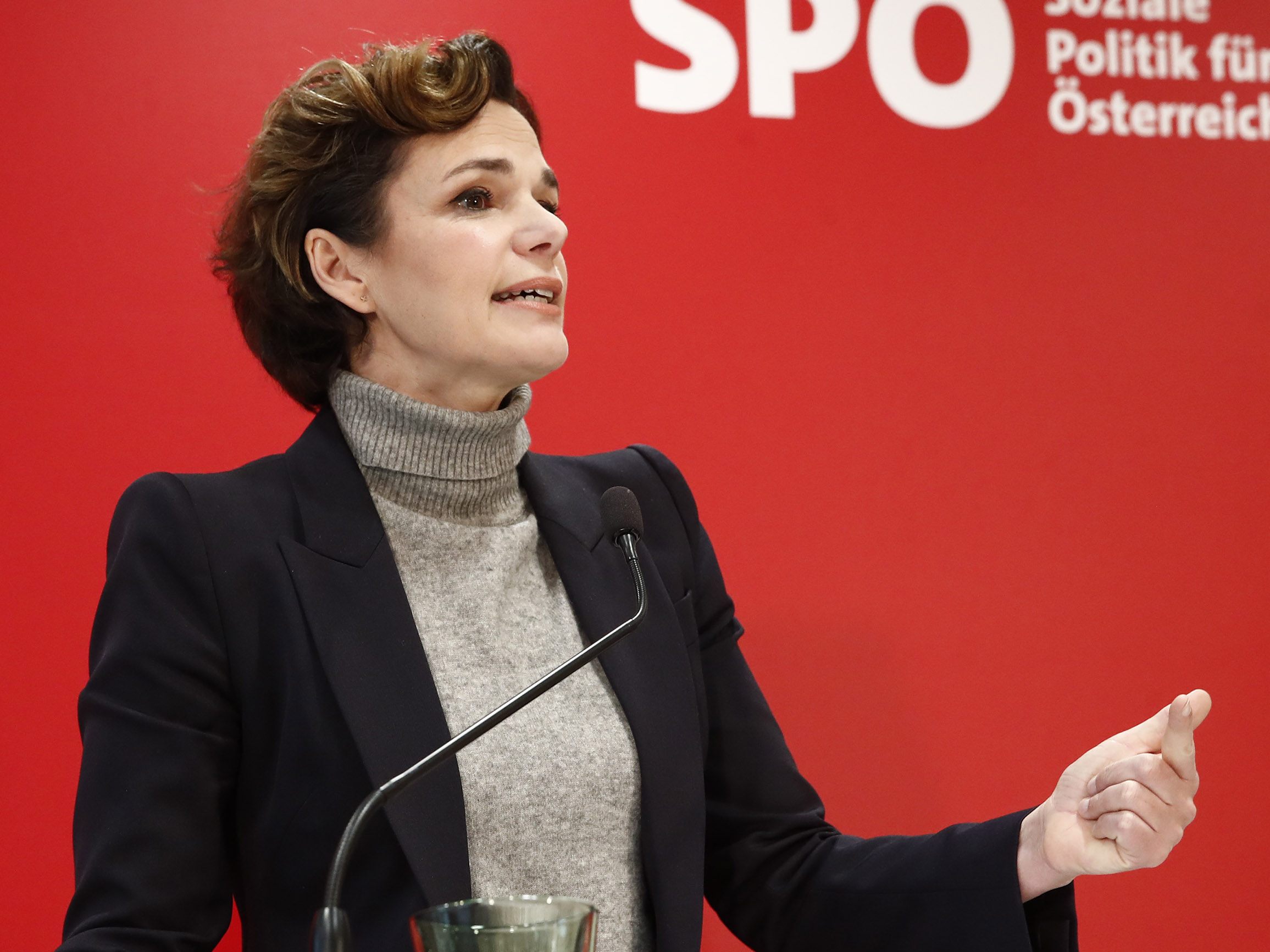 Am Dienstag, 7. März 2023, findet um 10.30 Uhr ein "Rotes Foyer" statt. Am Dienstag, 7. März 2023, findet um 10.30 Uhr ein "Rotes Foyer" statt.