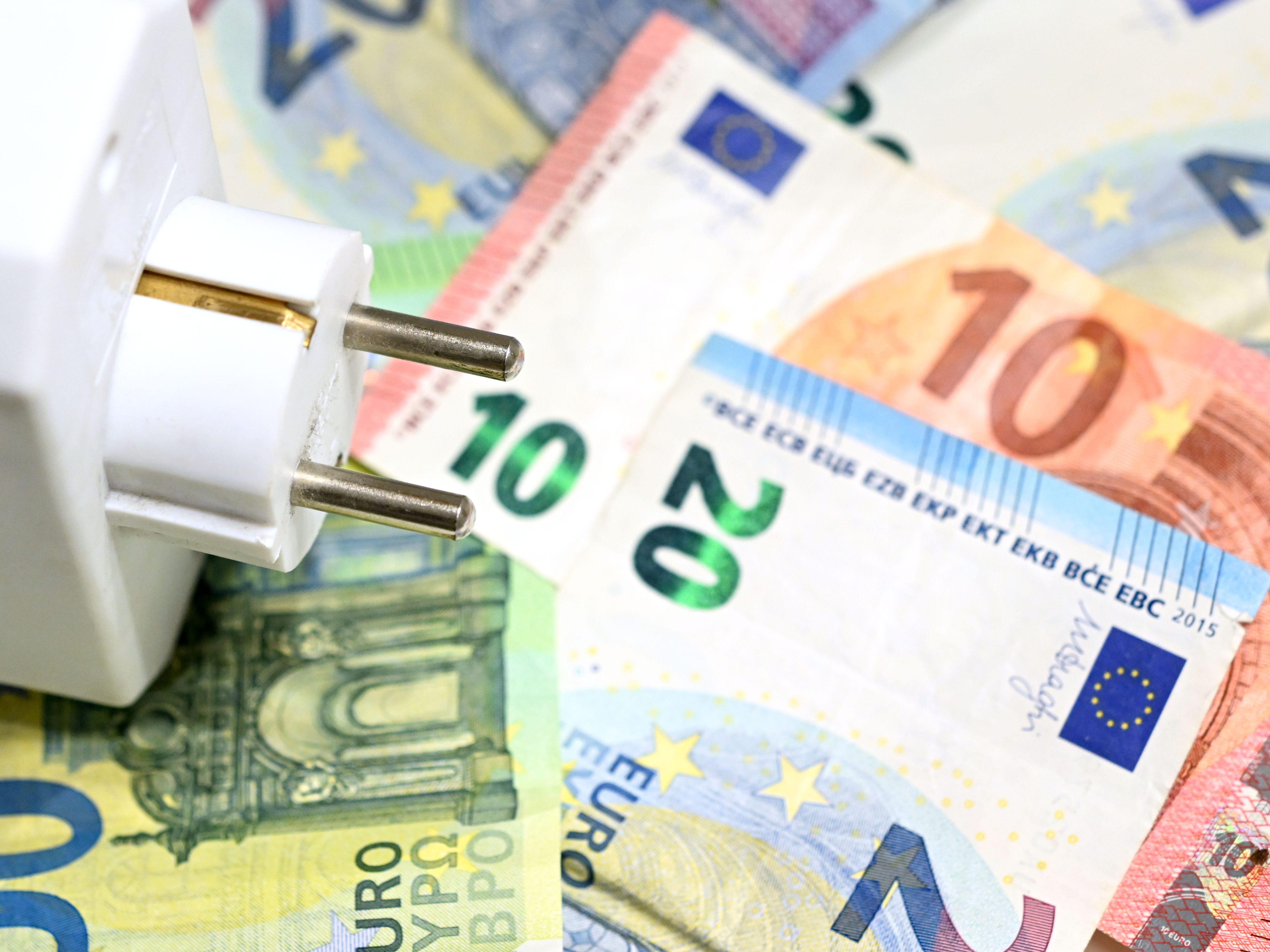 Die Energie- und Antiteuerungshilfen belasteten den Staatshaushalt. Die Energie- und Antiteuerungshilfen belasteten den Staatshaushalt.