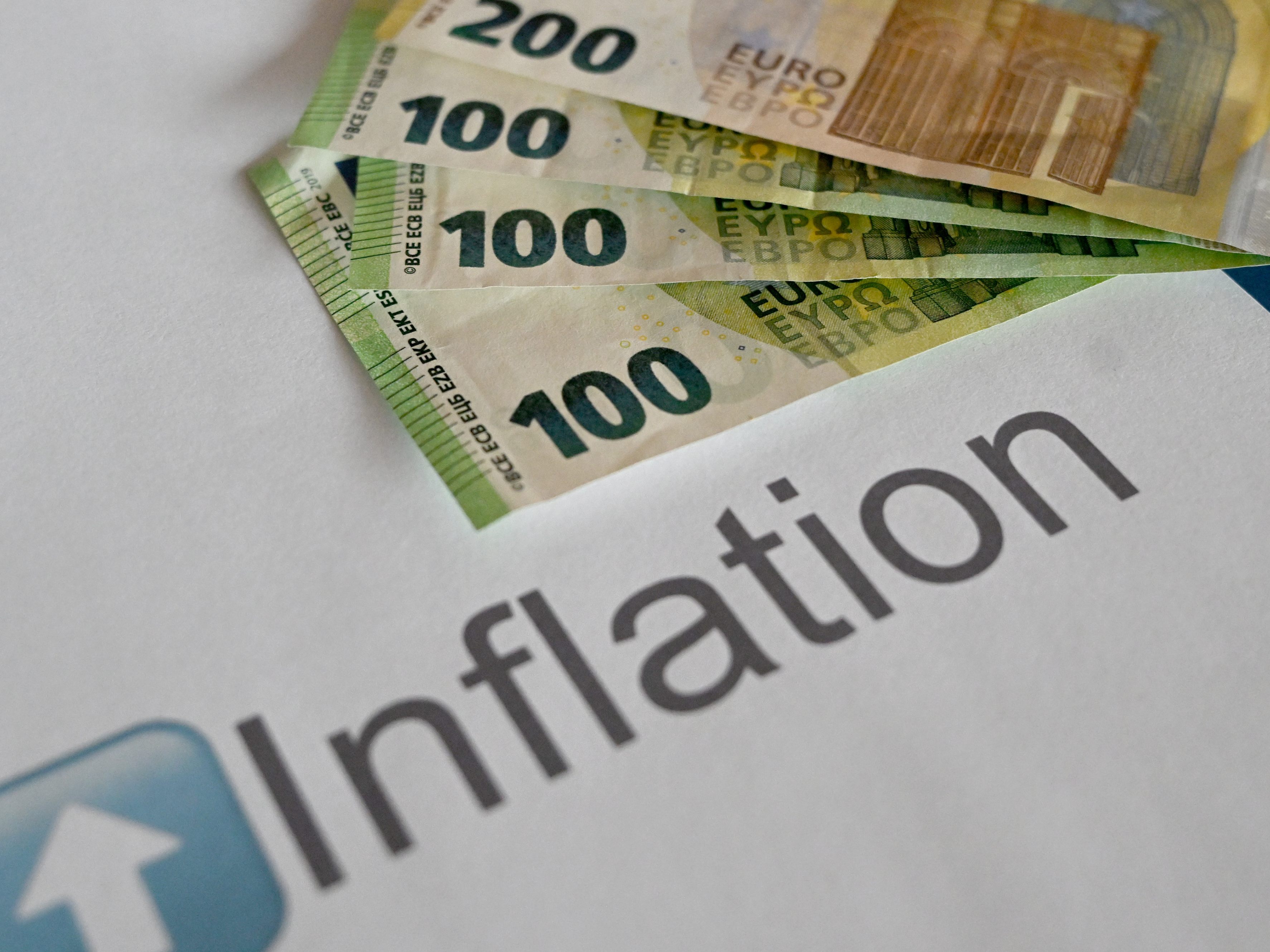 Laut Ökonom Bayer sei die hohe Inflation ein Resultat politischer Entscheidungen.