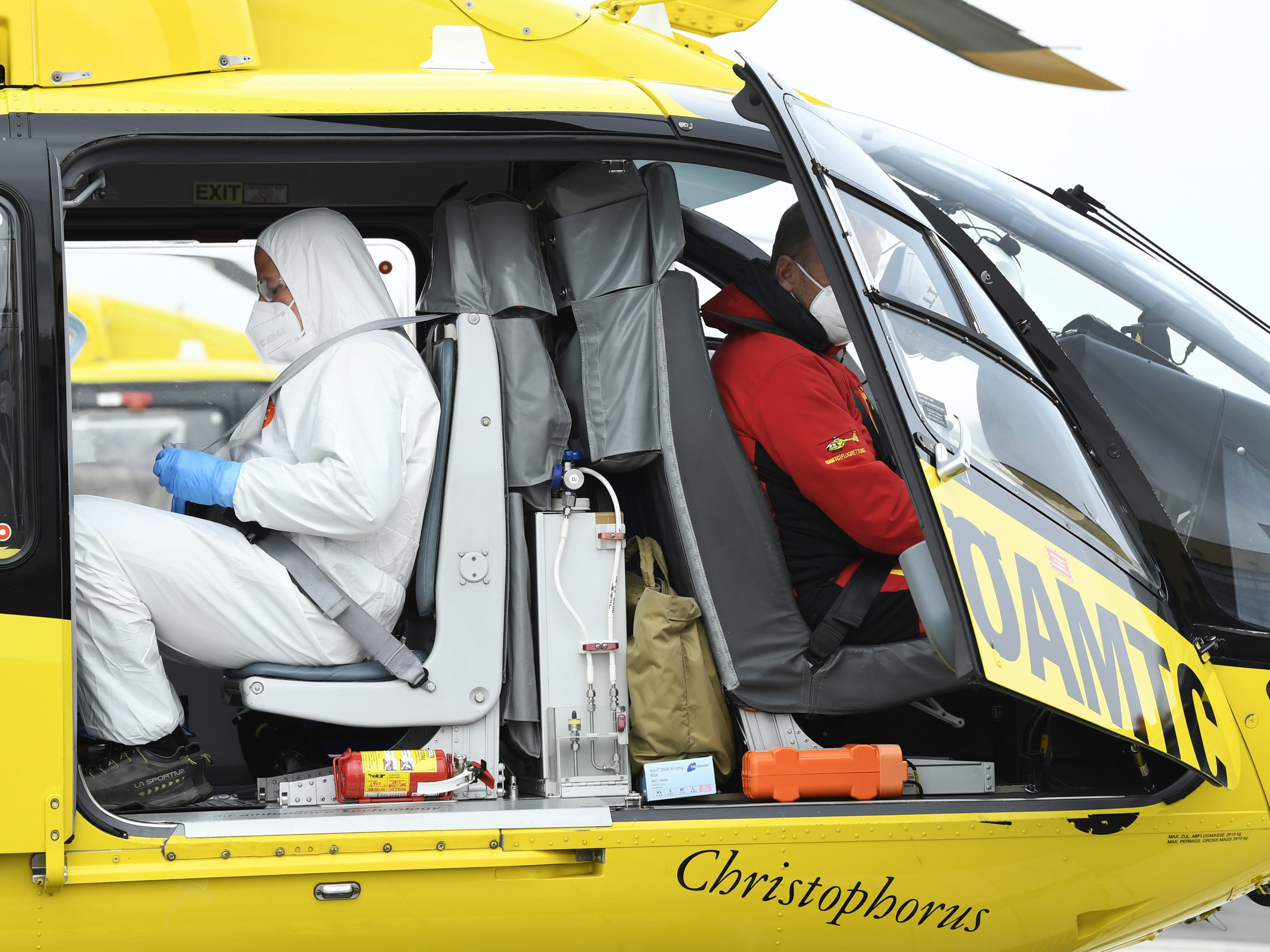 Ein Linzer wurde nach einem Unfall auf einer Baustelle schwer verletzt ins Krankenhaus geflogen. Ein Linzer wurde nach einem Unfall auf einer Baustelle schwer verletzt ins Krankenhaus geflogen.