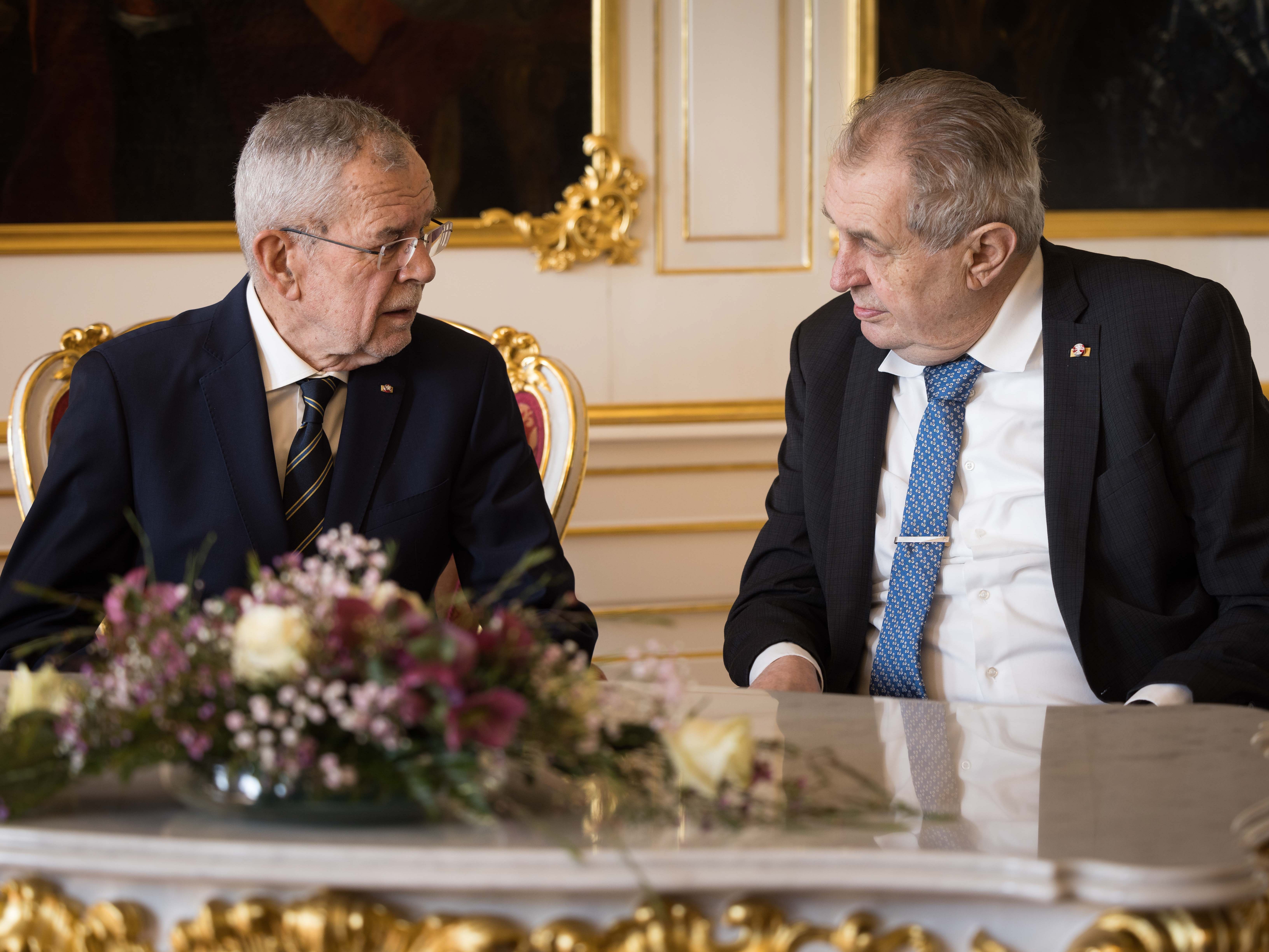 Alexander van der Bellen traf Miloš Zeman. Alexander van der Bellen traf Miloš Zeman.