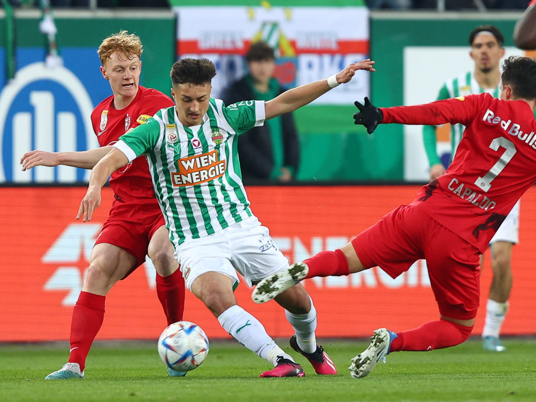 Rapid kassierte gegen Salzburg eine 2:4-Heimniederlage. Rapid kassierte gegen Salzburg eine 2:4-Heimniederlage.