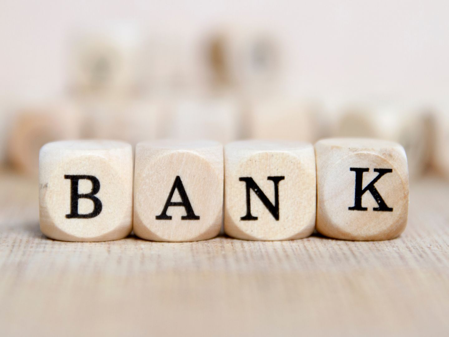 Europäische Tochter von zweitgrößter russischen Bank wird zum 1. April abgewickelt. Europäische Tochter von zweitgrößter russischen Bank wird zum 1. April abgewickelt.