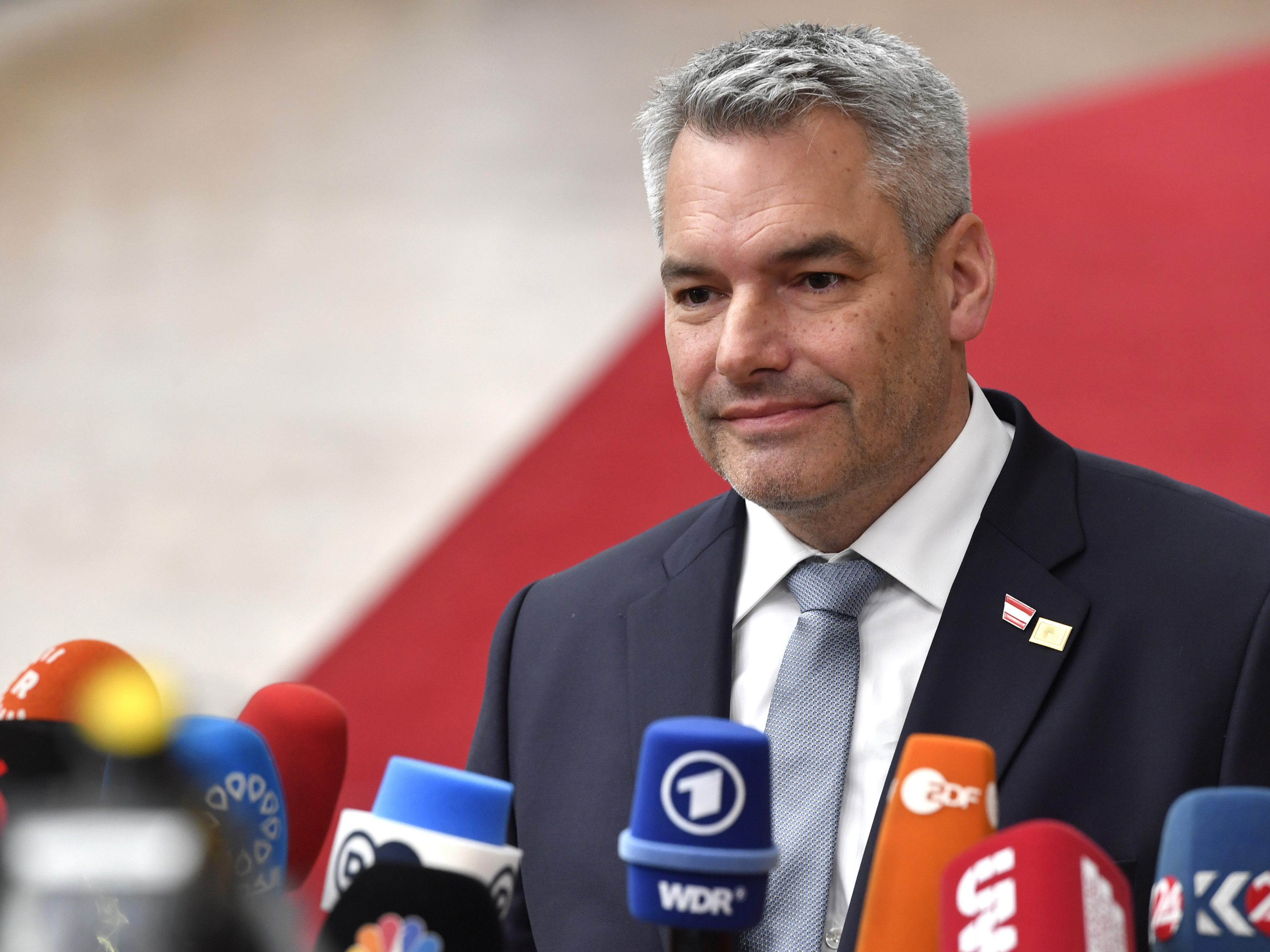 Karl Nehammer dementierte Gerüchte über vorgezogene Neuwahlen. Karl Nehammer dementierte Gerüchte über vorgezogene Neuwahlen.