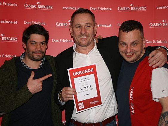 Walter, Christoph und Christian vom Team „Flamingo“ freuten sich sehr über ihren Sieg in der ersten Vorrunde. Fotos: Casino Bregenz/Fritsche