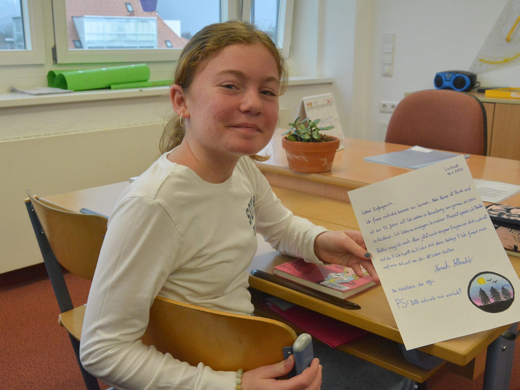 Annika Hittaler (10) von der 1a-Klasse der MS Rheindorf erhielt bereits ihren ersten Brief von ihrer Brieffreundin aus Ludesch. Annika Hittaler (10) von der 1a-Klasse der MS Rheindorf erhielt bereits ihren ersten Brief von ihrer Brieffreundin aus Ludesch.