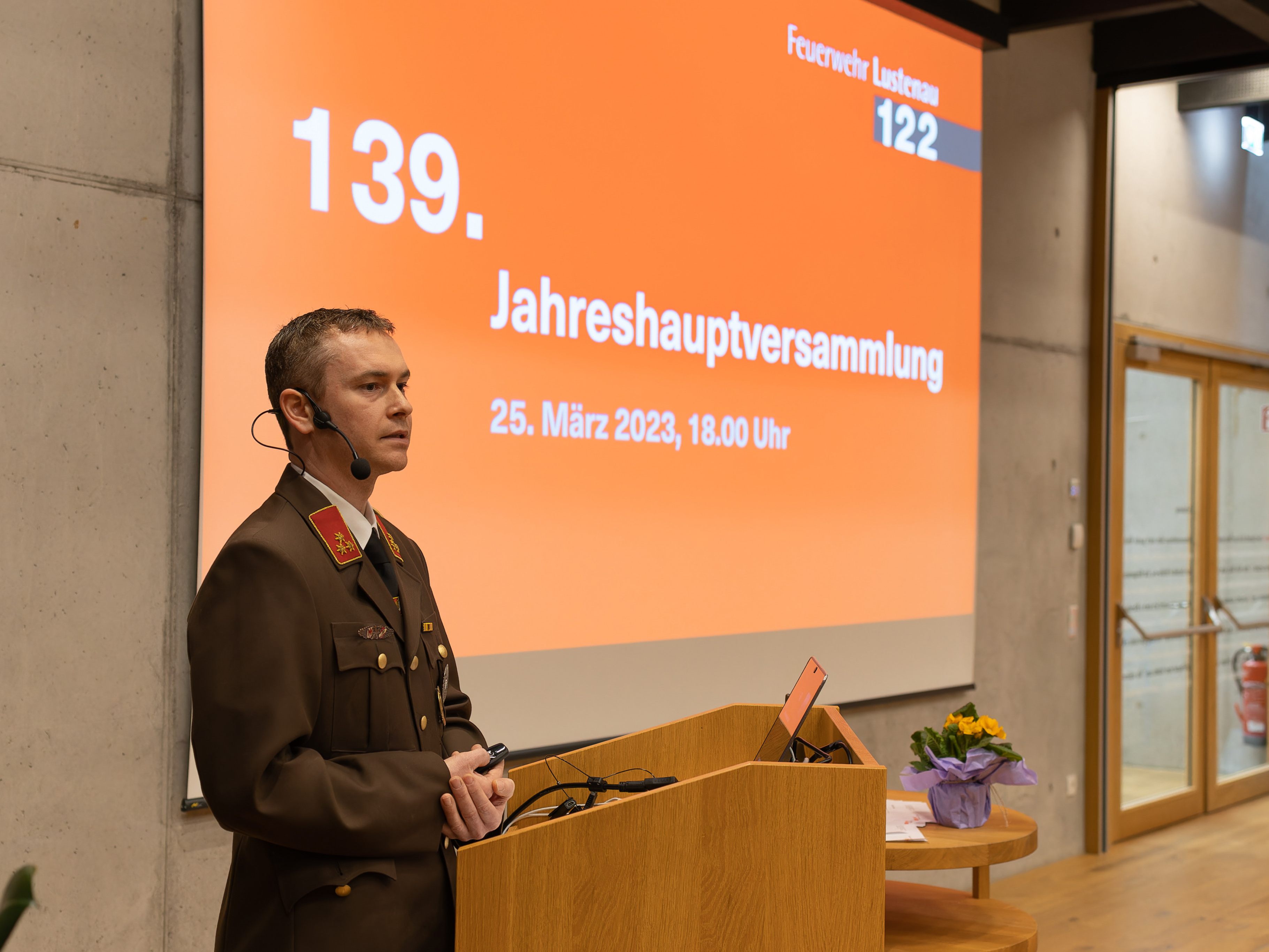 Feuerwehrkommandant Jürgen Hämmerle blickt bei der Jahreshauptversammlung auf ein ereignisreiches Jahr 2022 zurück. Feuerwehrkommandant Jürgen Hämmerle blickt bei der Jahreshauptversammlung auf ein ereignisreiches Jahr 2022 zurück.