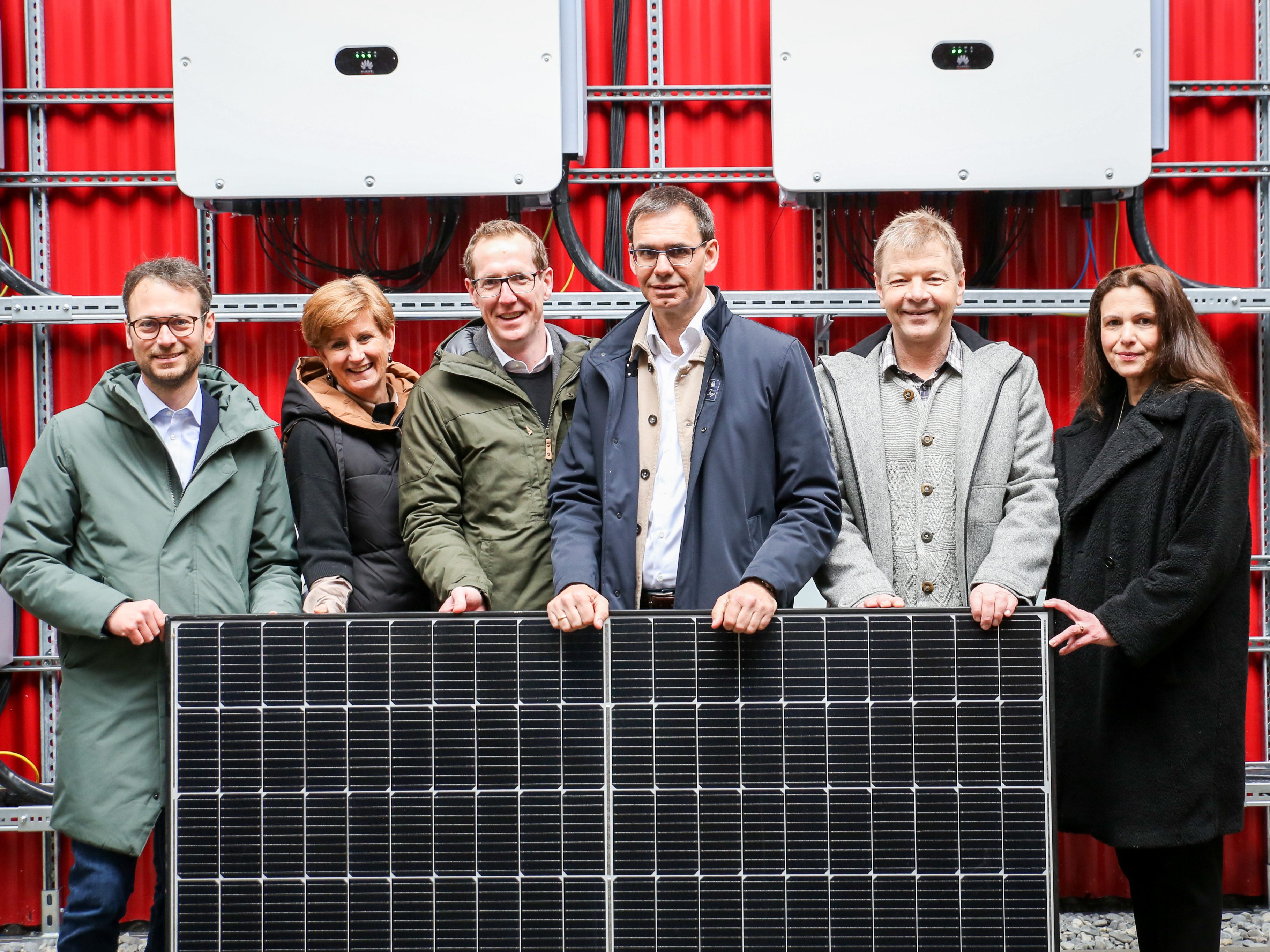 LR Daniel Zadra, Sabine Tichy-Treimel, Martin Dechant, LH Markus Wallner, Hermut Burtscher und Karin Feuerstein-Pichler. LR Daniel Zadra, Sabine Tichy-Treimel, Martin Dechant, LH Markus Wallner, Hermut Burtscher und Karin Feuerstein-Pichler.