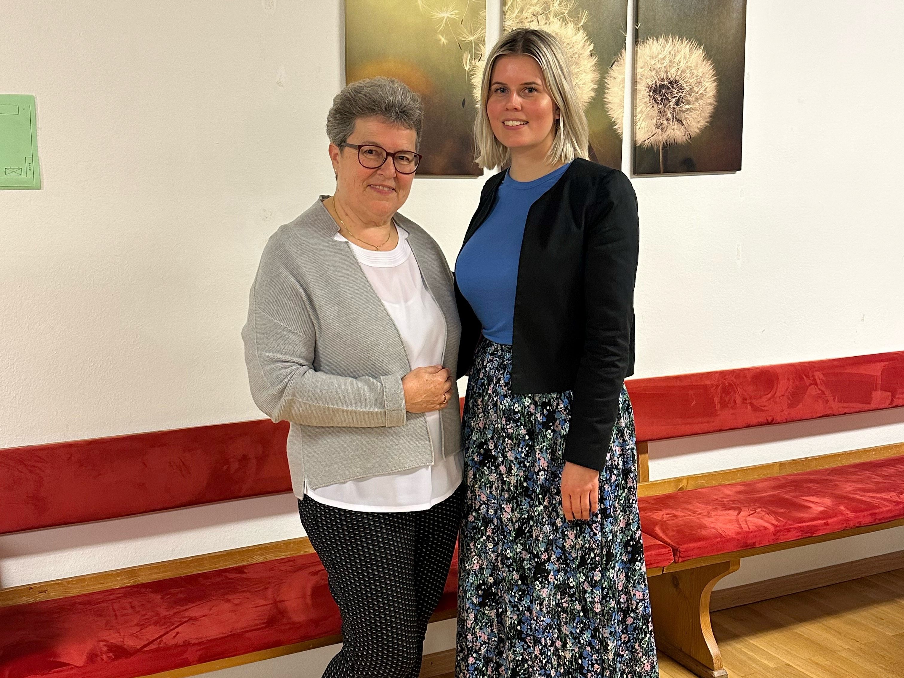 v.li.: Ruth Aberer (neue Obfrau des Feldkircher Seniorenbeitrats) und Stadträtin Julia Berchtold.