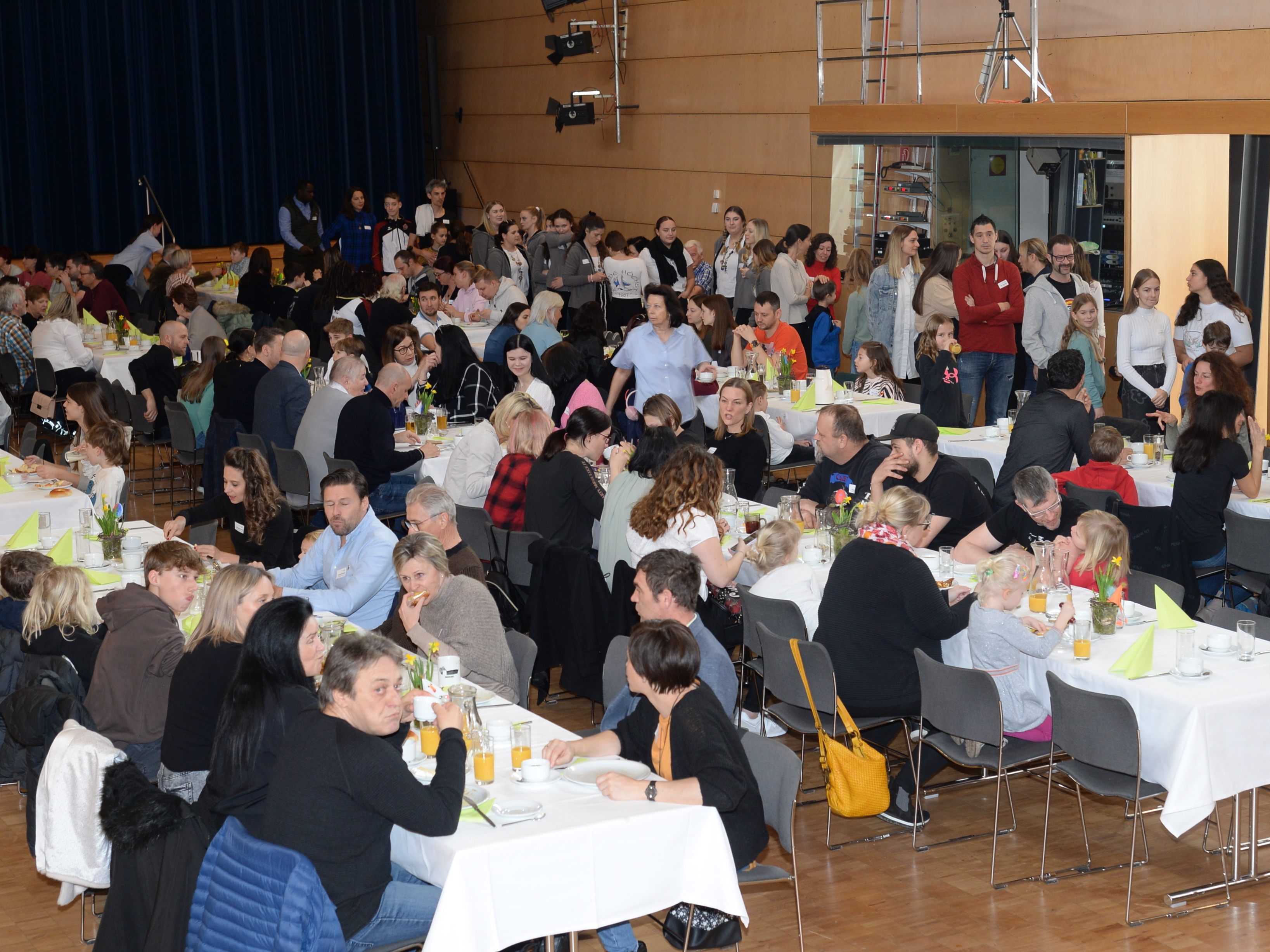 Der J.J.Ender-Saal in Mäder lud am vergangenen Wochenende zum diesjährigen Vereinsbrunch Der J.J.Ender-Saal in Mäder lud am vergangenen Wochenende zum diesjährigen Vereinsbrunch