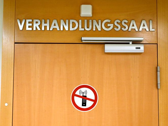 Österreich lehnt wegen des Kriegs Auslieferungen in die Ukraine ab. Österreich lehnt wegen des Kriegs Auslieferungen in die Ukraine ab.