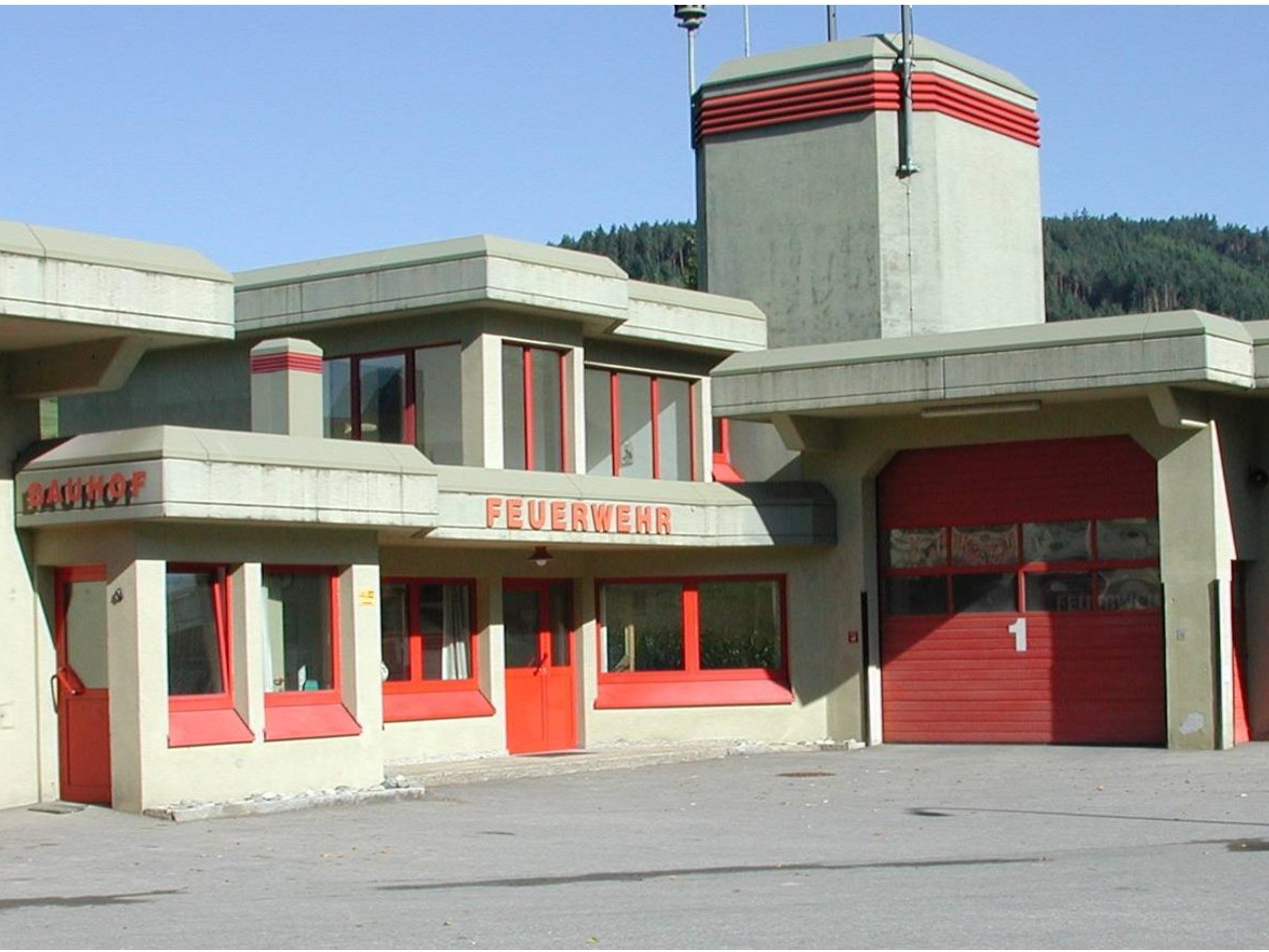 Die Göfner Feuerwehr leistet jährlich zahlreiche ehrenamtliche Stunden im Dienste der Bevölkerung. Die Göfner Feuerwehr leistet jährlich zahlreiche ehrenamtliche Stunden im Dienste der Bevölkerung.