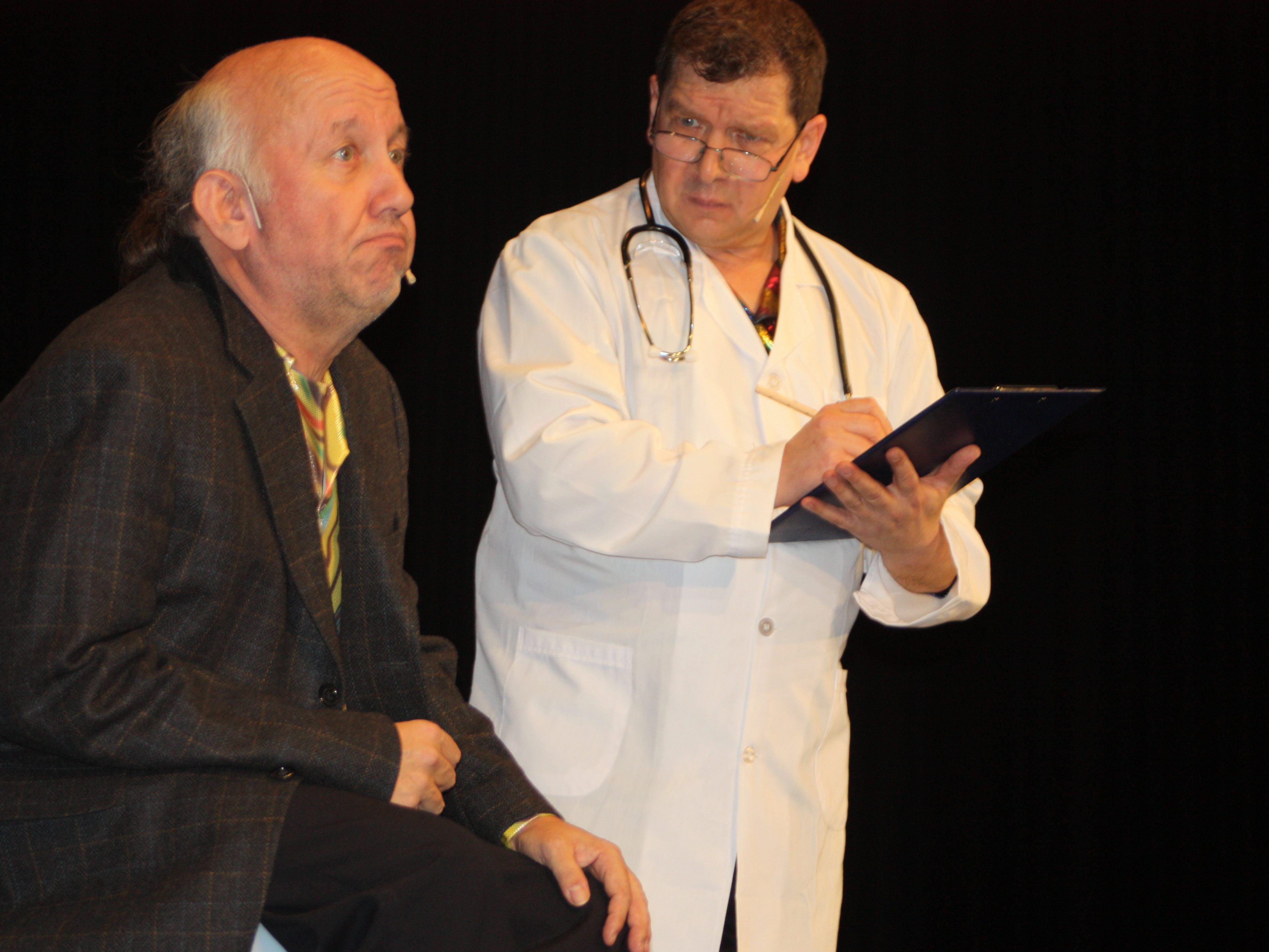 Marcus Harm (l.) und Christian Mair überzeugten bei der Premiere von des ka passiera.