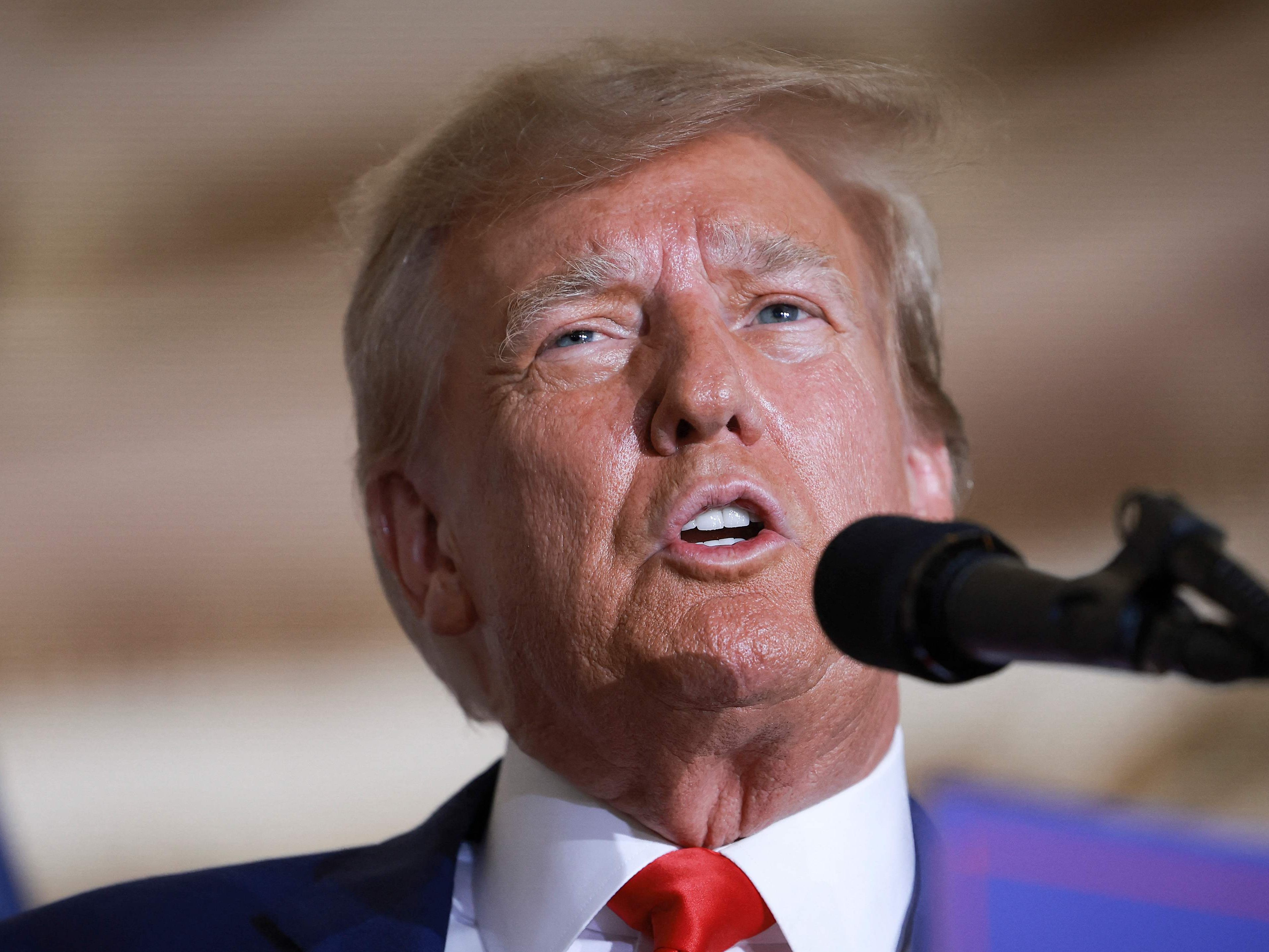 Ex-US-Präsident Trump muss sich vor Gericht verantworten.