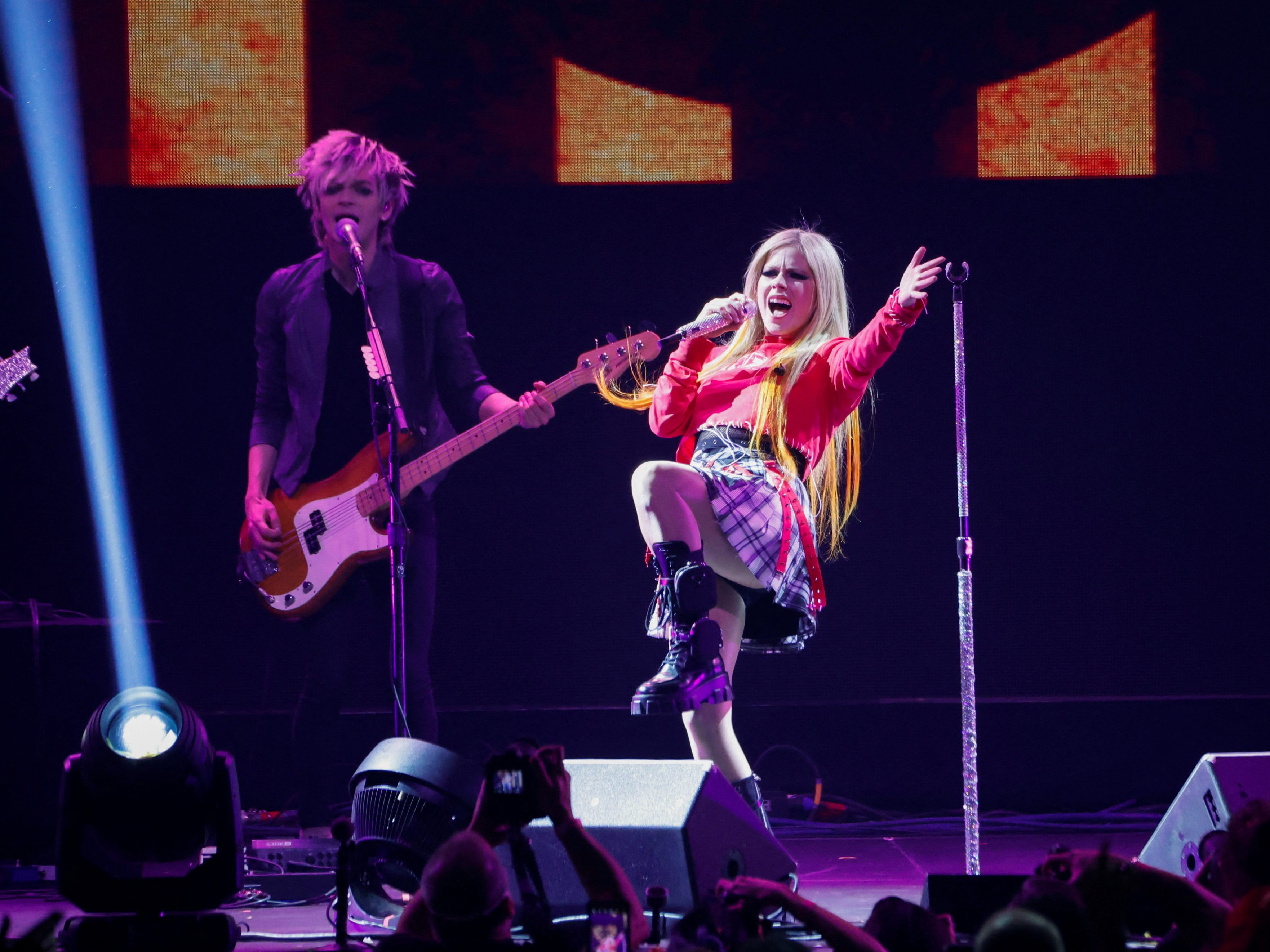 Nach 18 Jahren kehrt Avril Lavigne mit ihrer "Love Sux"-Tour nach Wien zurück. Nach 18 Jahren kehrt Avril Lavigne mit ihrer "Love Sux"-Tour nach Wien zurück.