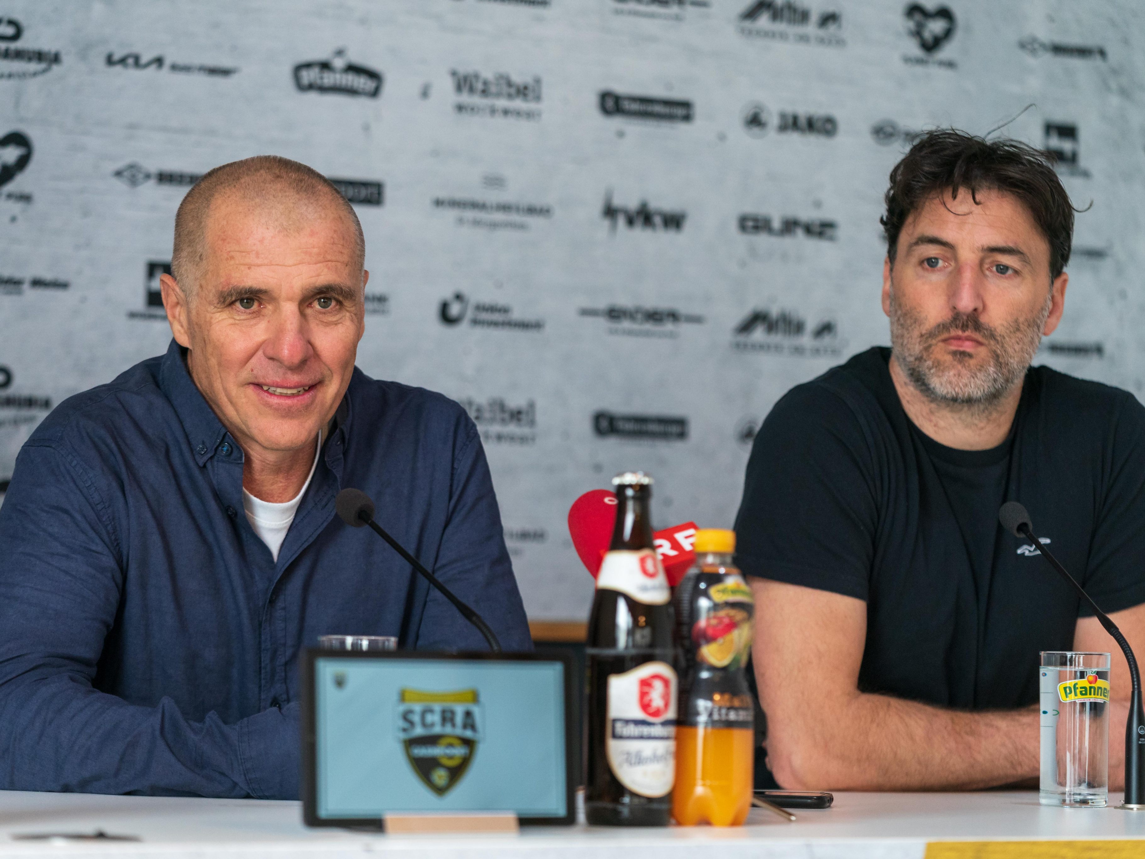 Trainer Klaus Schmidt mit seinem Co Joachim Standfest Trainer Klaus Schmidt mit seinem Co Joachim Standfest