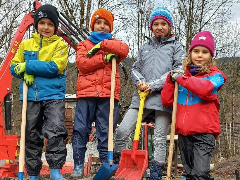 Am Abholtag wurde fleißig geschaufelt. Am Abholtag wurde fleißig geschaufelt.