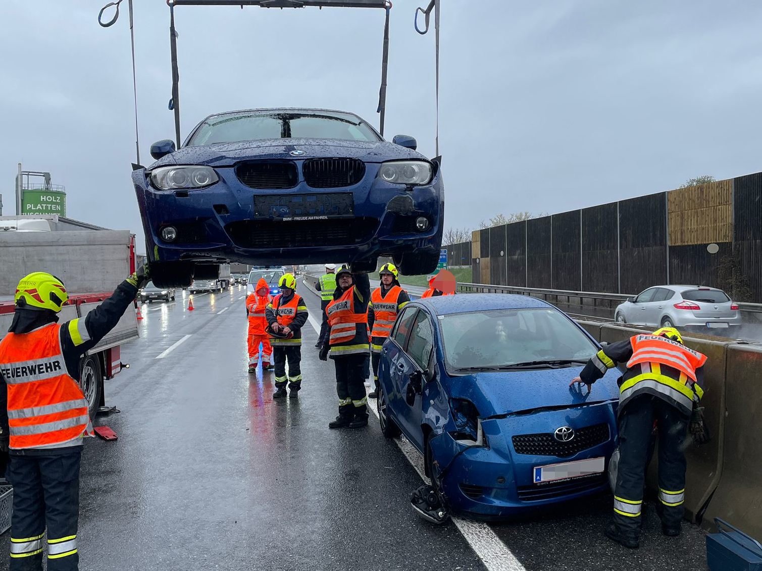 Die Freiwillige Feuerwehr Grafenwörth musste am Freitag gleich zweimal ausrücken. Die Freiwillige Feuerwehr Grafenwörth musste am Freitag gleich zweimal ausrücken.