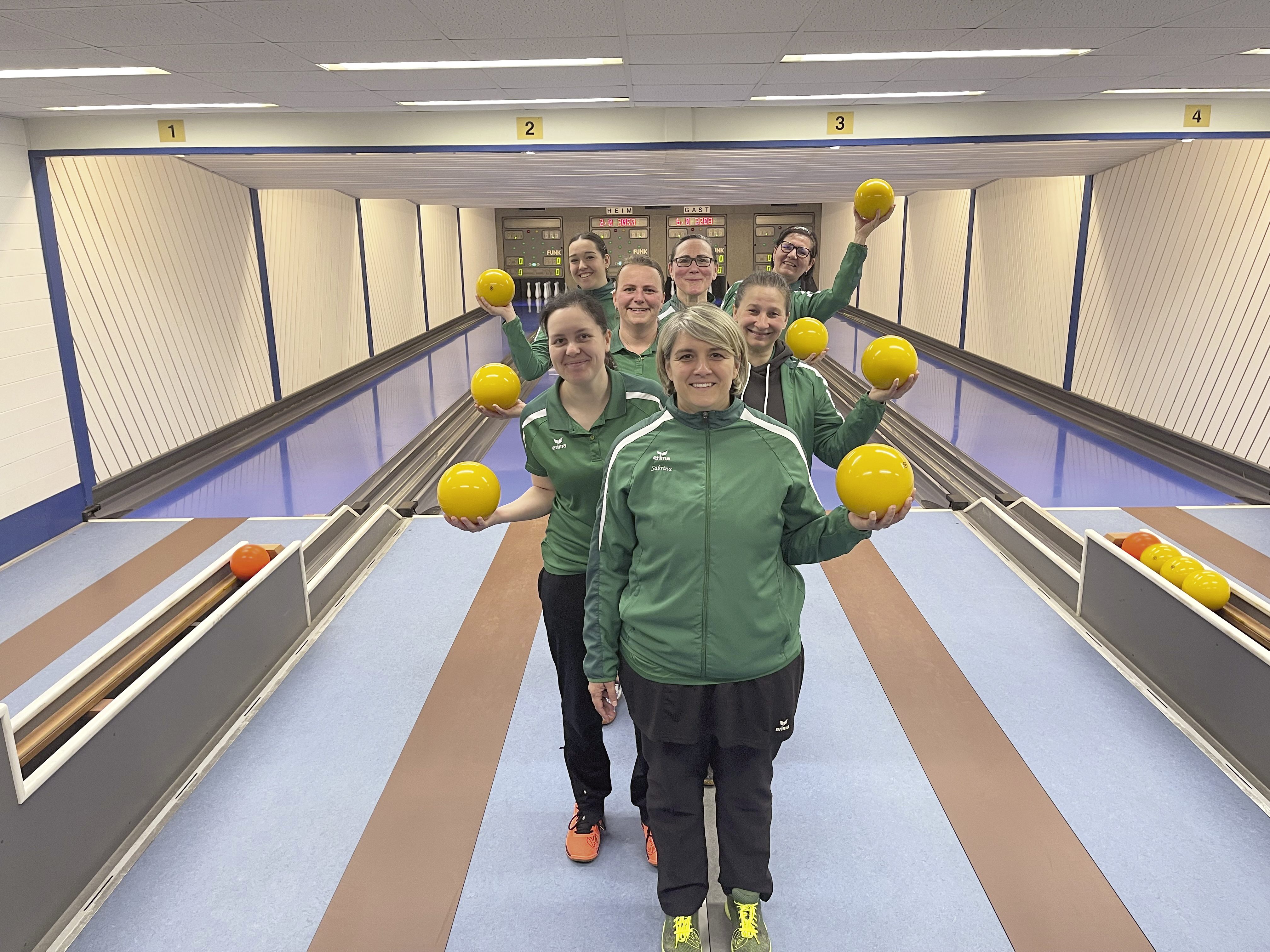 Dornbirns Sportkeglerinnen schließen die Superliga auf dem siebten Platz ab. Dornbirns Sportkeglerinnen schließen die Superliga auf dem siebten Platz ab.