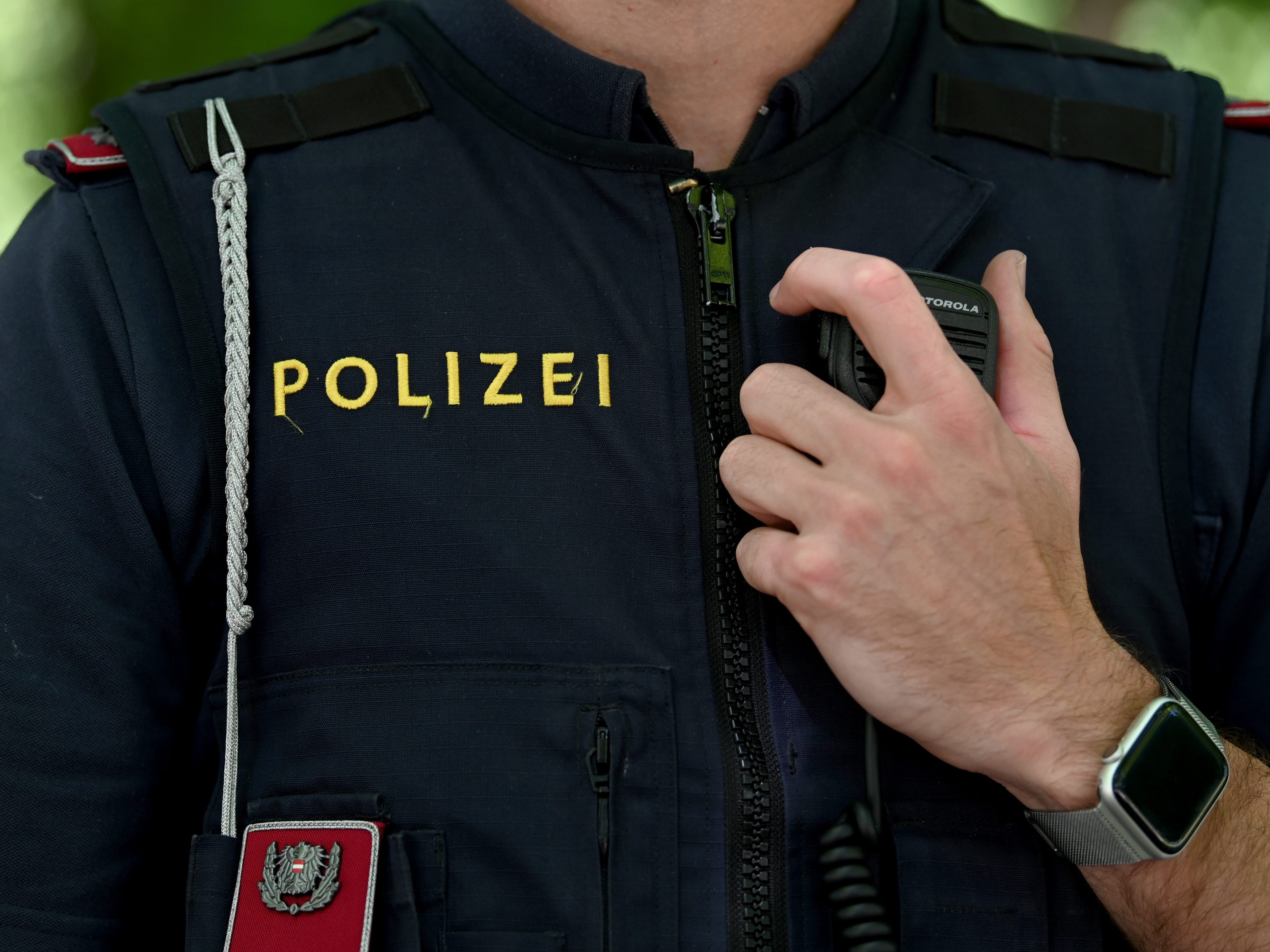 Ein Unbekannter raubte eine Trafik in der Wiener Innenstadt aus.