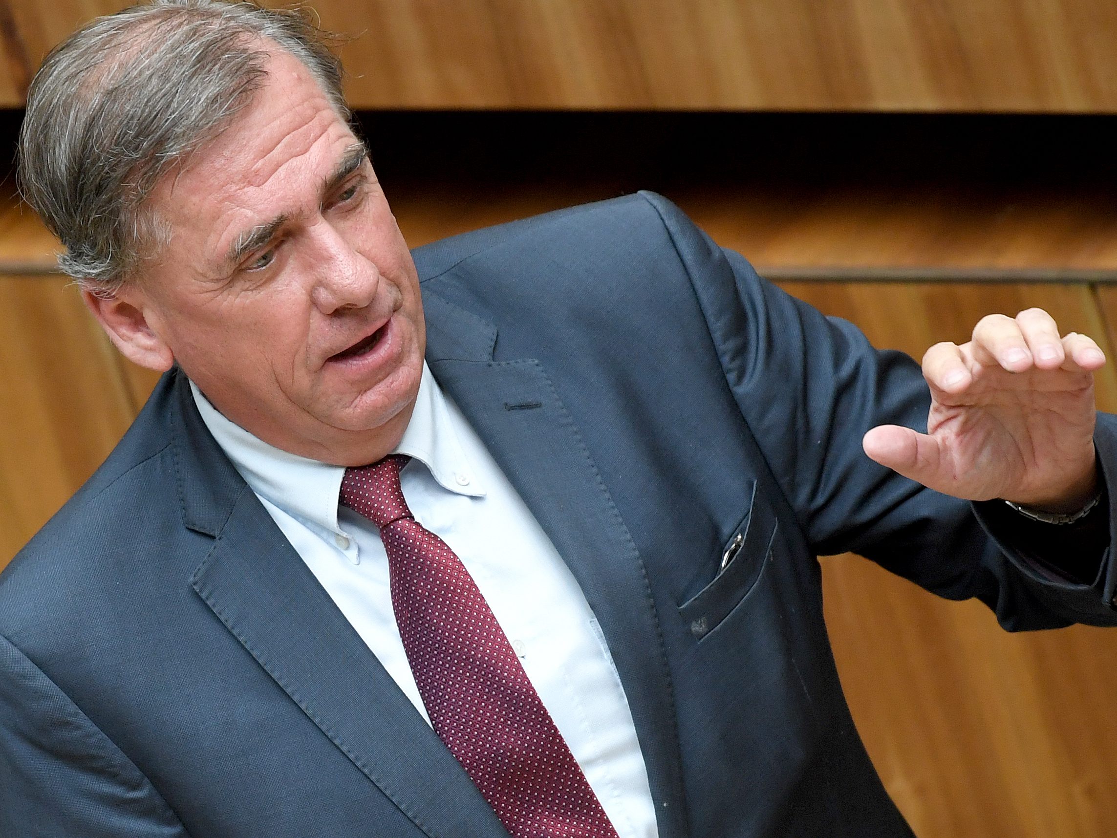 Erwin Rasinger zieht sich zurück. Erwin Rasinger zieht sich zurück.