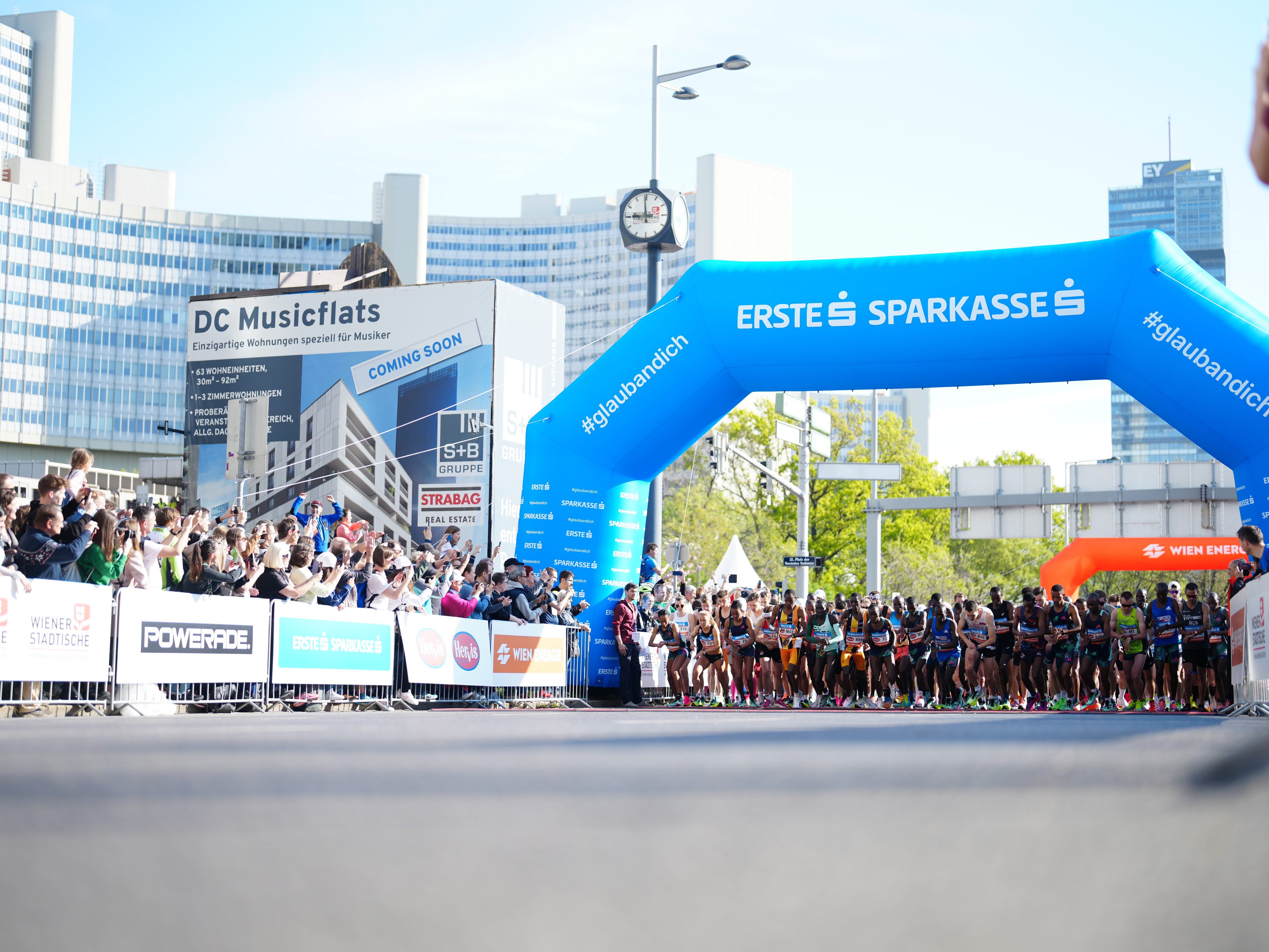 Für den weiteren Marathon seien keine Aktionen geplant, teilte die "Letzte Generation" mit. Für den weiteren Marathon seien keine Aktionen geplant, teilte die "Letzte Generation" mit.