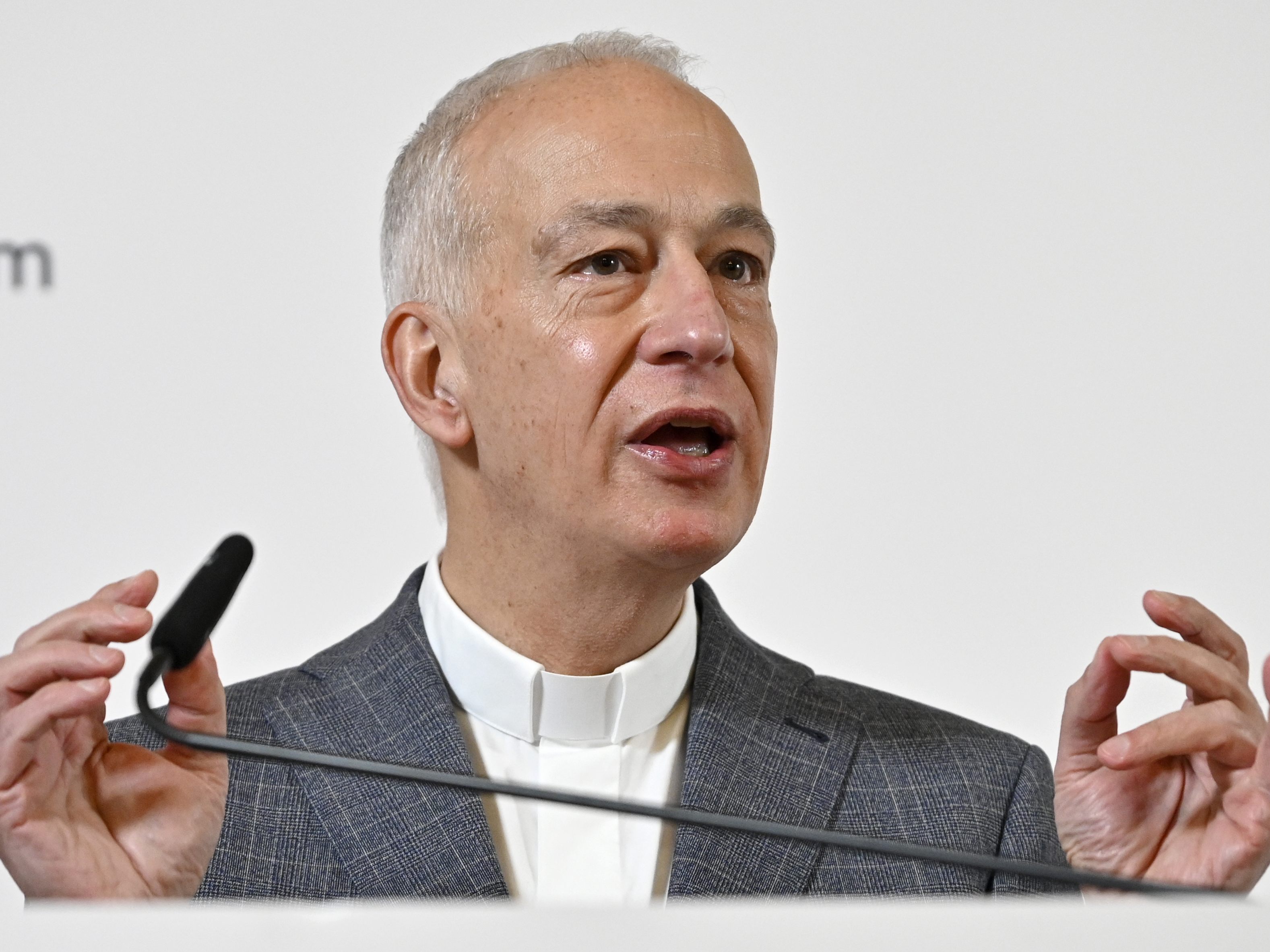 Caritas-Präsident Michael Landau fordert weitere Maßnahmen in der Pflege. Caritas-Präsident Michael Landau fordert weitere Maßnahmen in der Pflege.