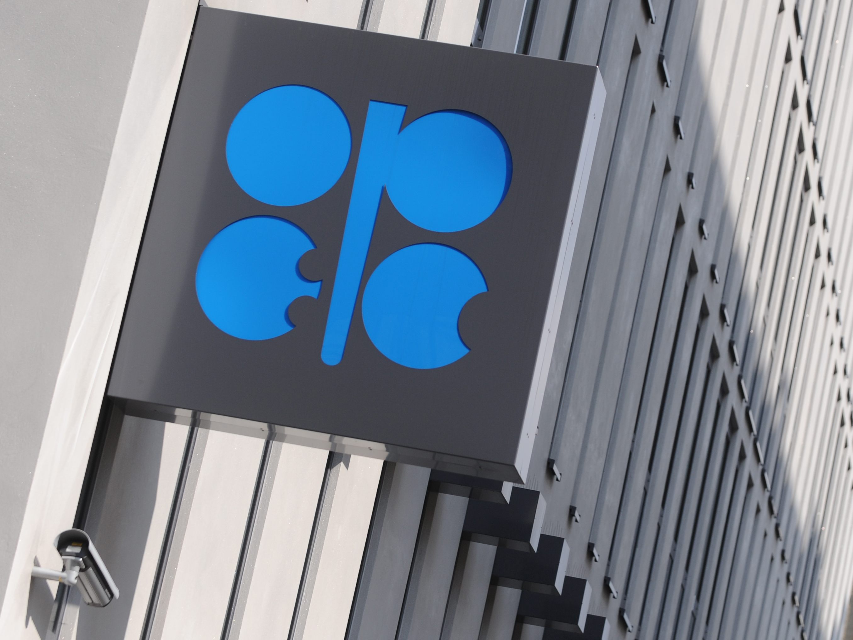 Die OPEC+ verkündete am Montag geplante Kürzungen bei der Ölförderung ab Mai.