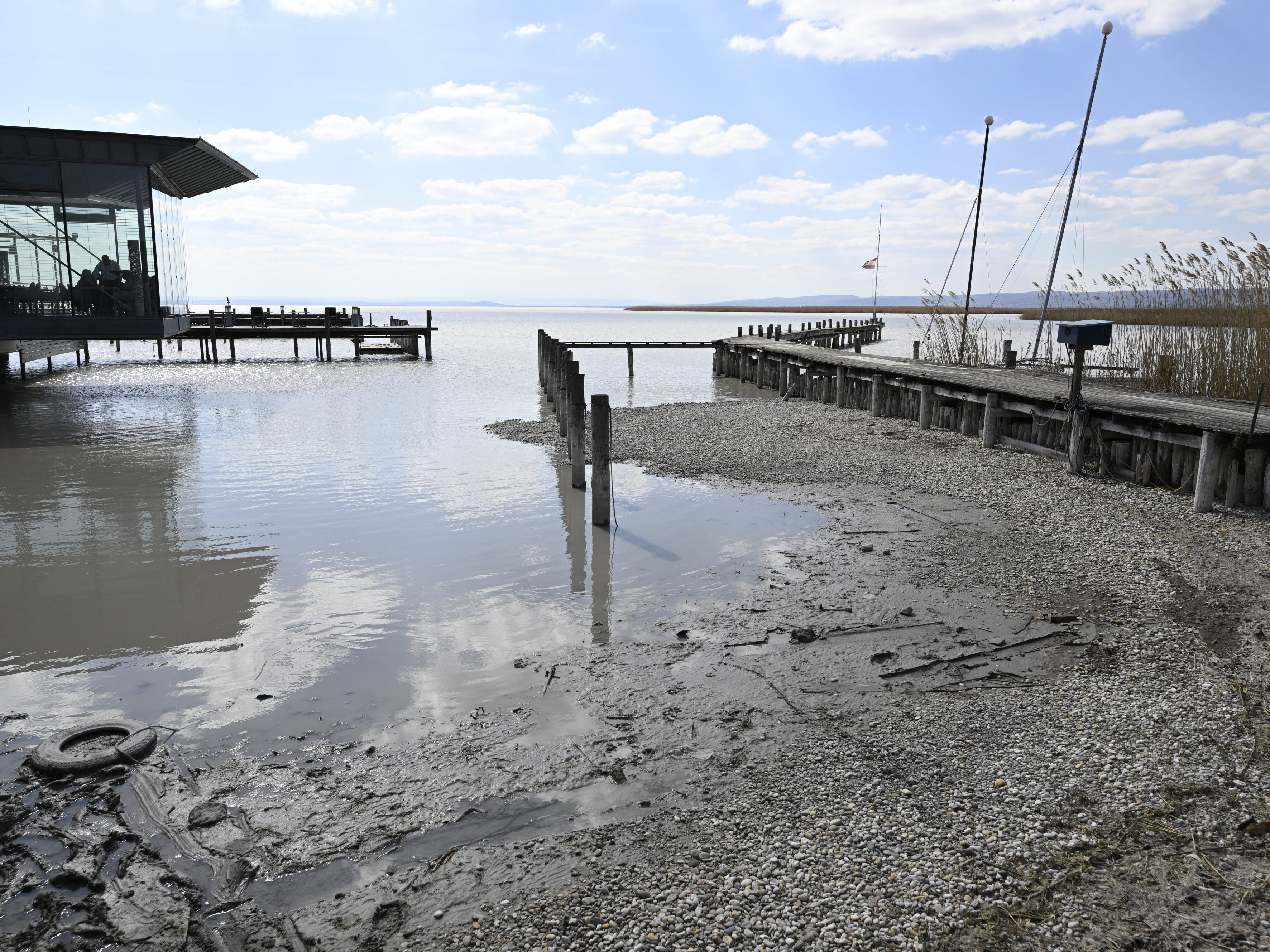 Im Burgenland wurde eine Wasserstandskommission für den Neusiedler See gegründet.