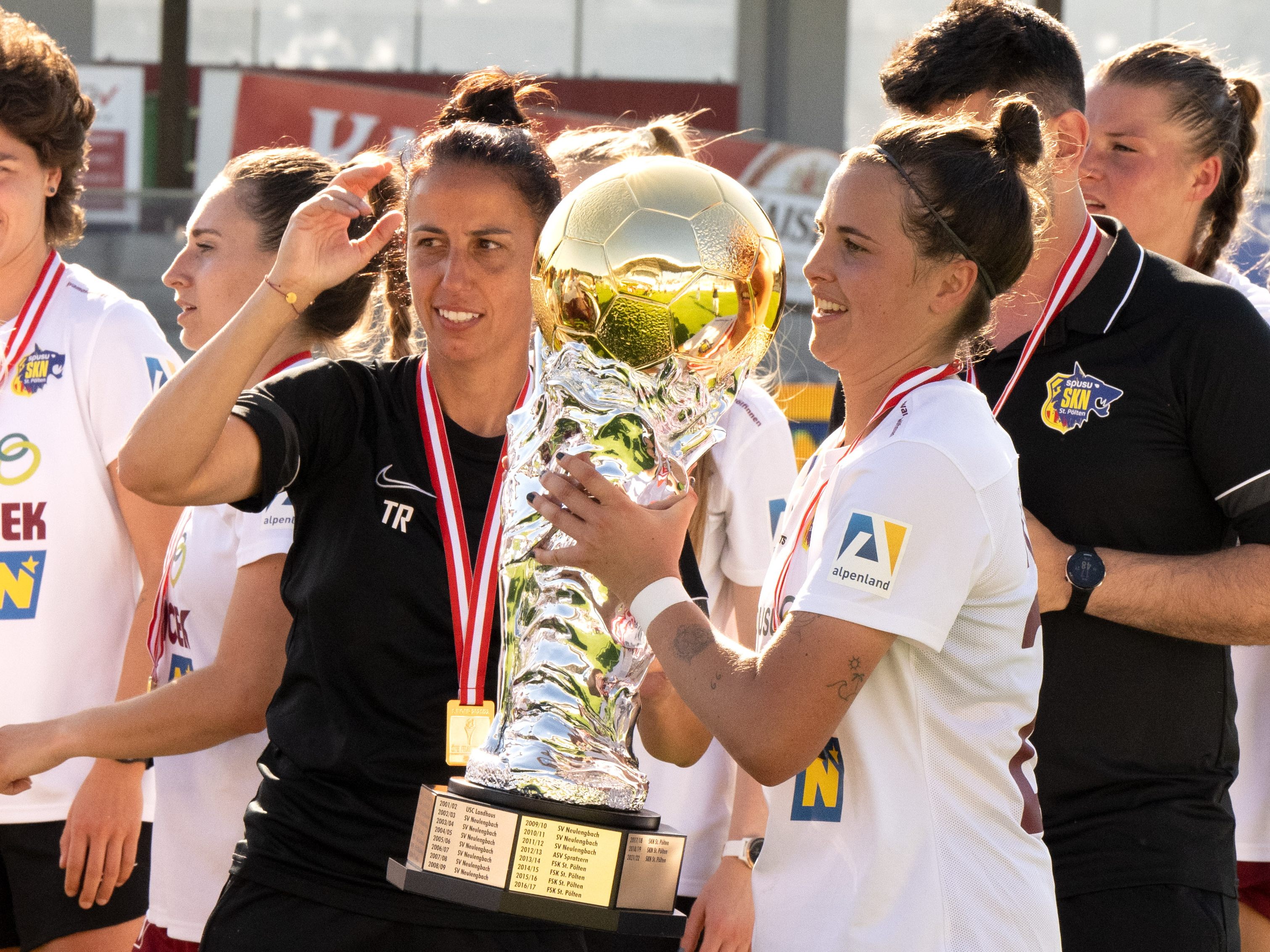 Der SKN St. Pölten will den Titel im Frauen-Cup verteidigen.