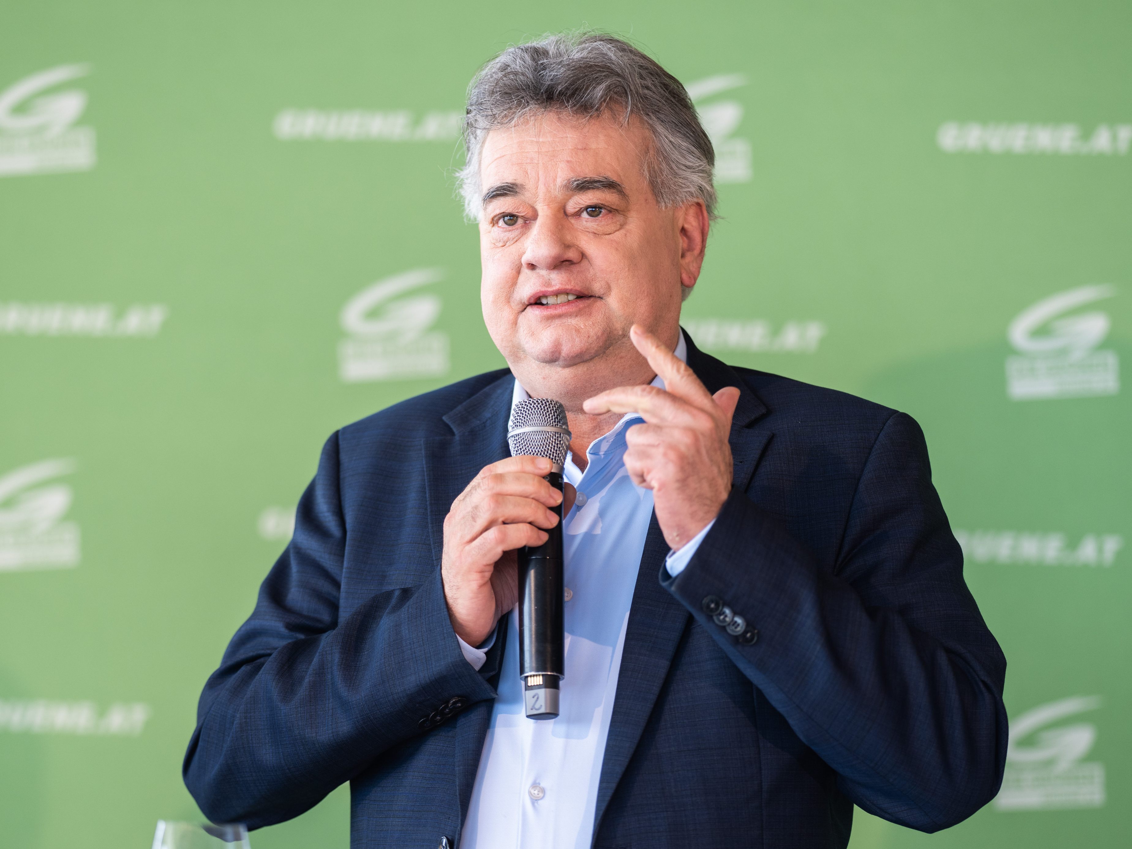 Kogler fordert eine "Millionärssteuer für Millionenerben".
