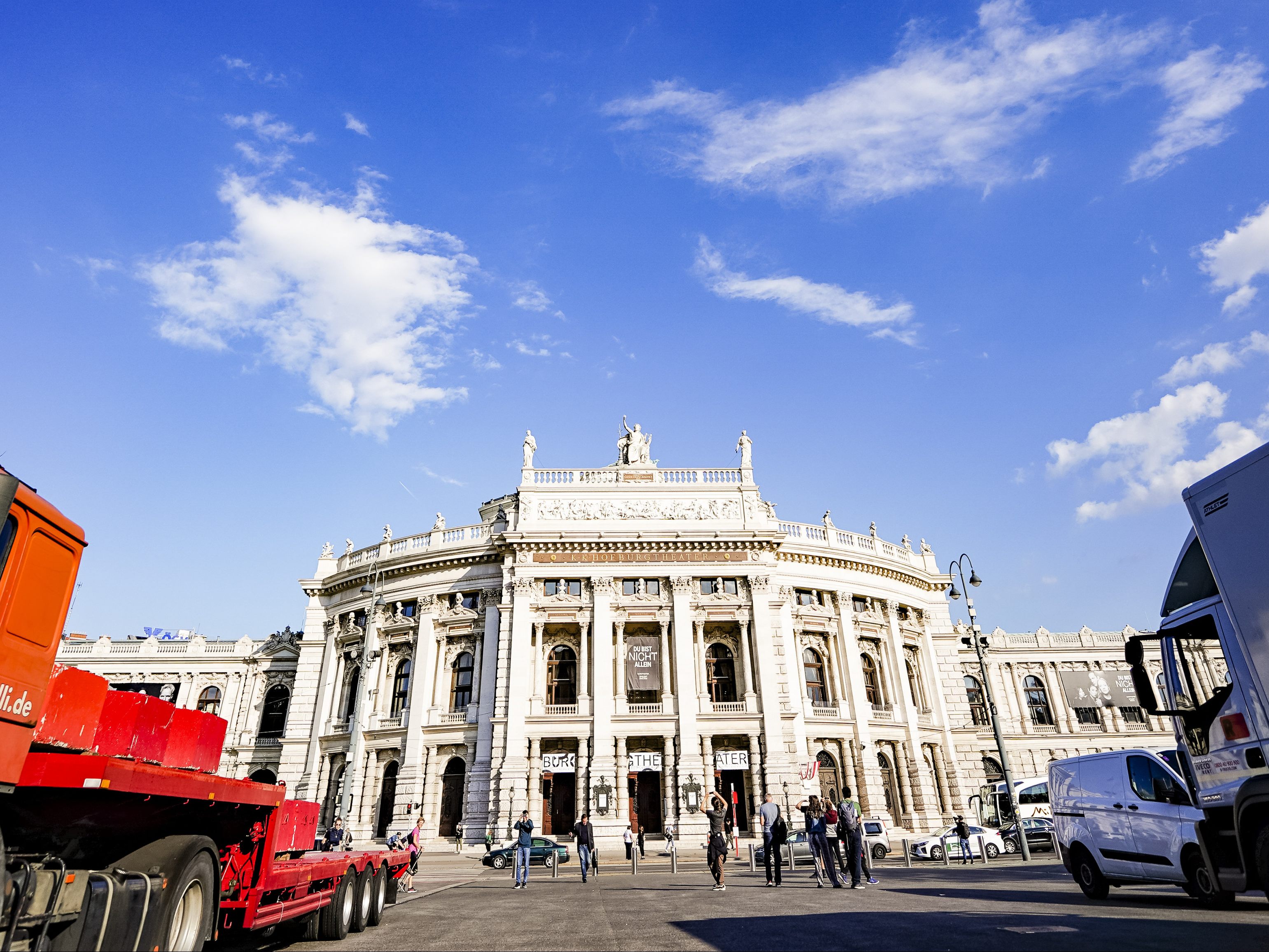 Das Burgtheater Wien sucht einen neuen kaufmännischen Geschäftsführer.