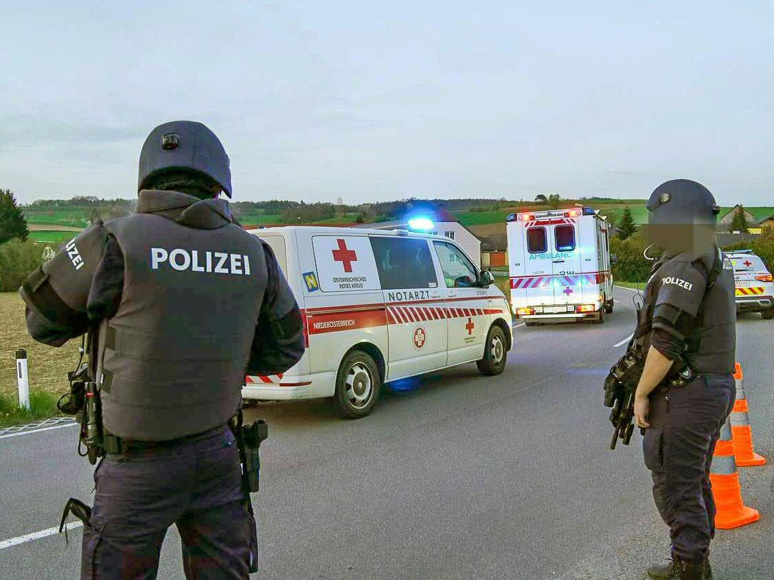 Die Polizei war nach einer Bluttat in Melk mit einem Großaufgebot im Einsatz.