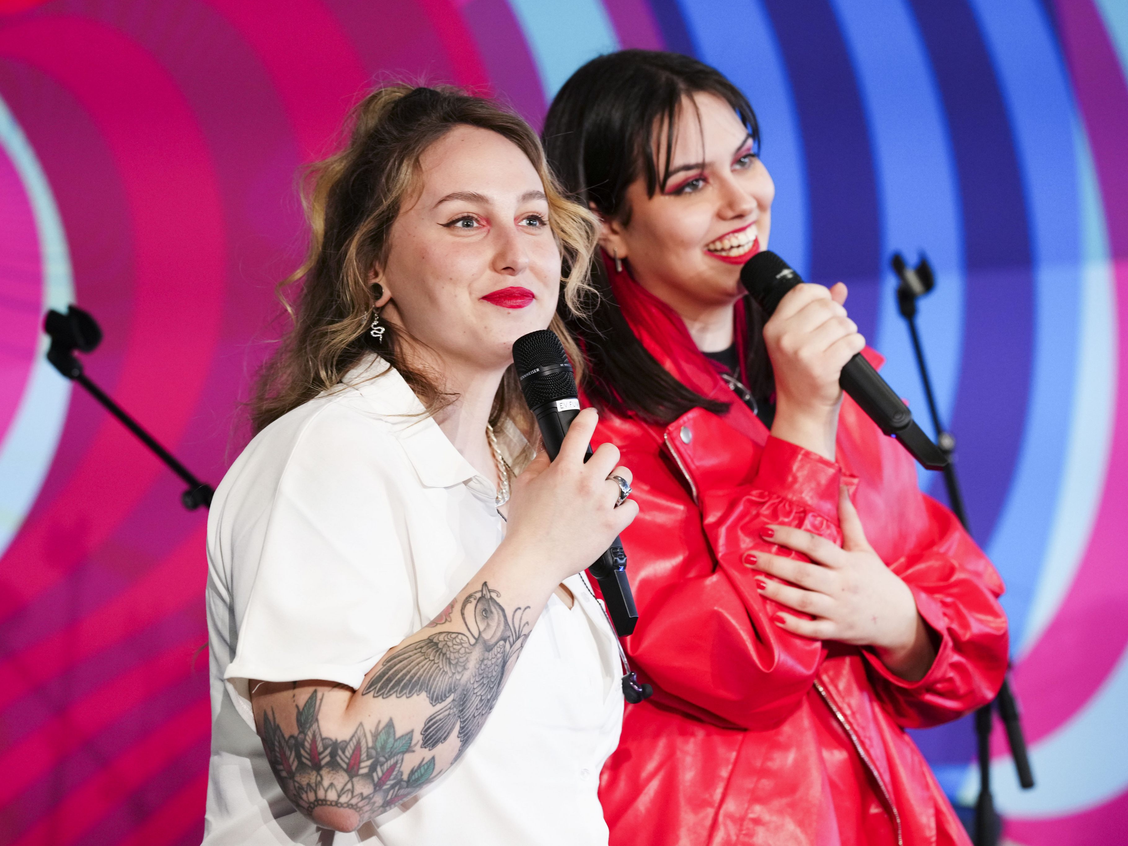 Die ESC-Starterinnen Teya & Salena weniger als eine Woche vor ihrem Aufbruch nach Liverpool.