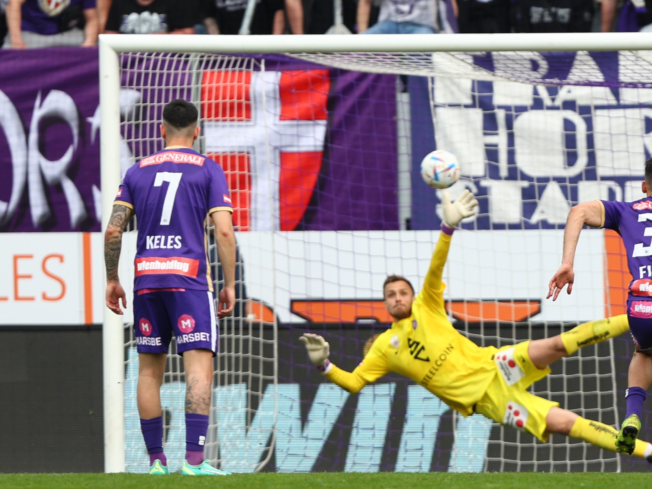 Austria Wien verlor gegen Austria Klagenfurt. Austria Wien verlor gegen Austria Klagenfurt.