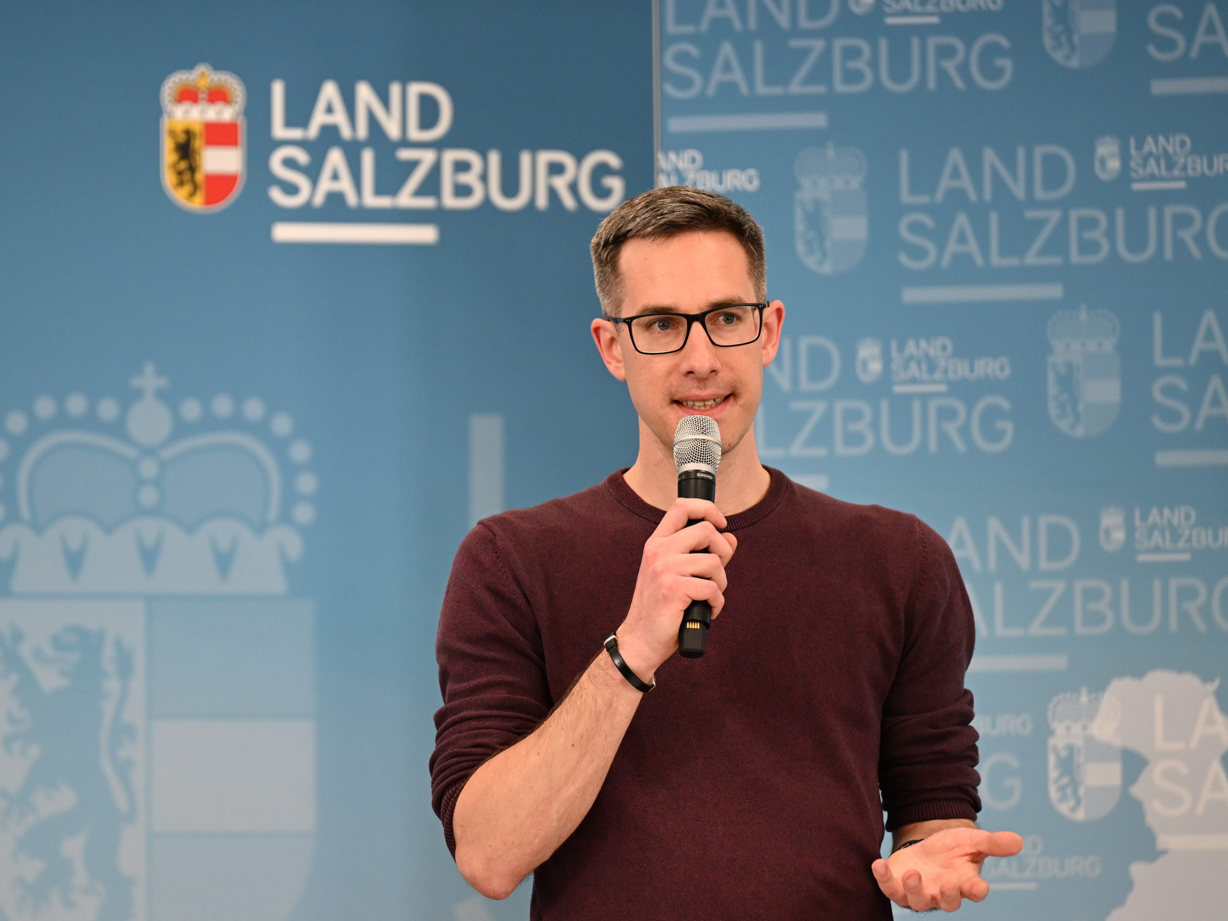 Kay-Michael Dankl, Spitzenkandidat der KPÖ Plus, am Tag der Salzburg-Wahl. Kay-Michael Dankl, Spitzenkandidat der KPÖ Plus, am Tag der Salzburg-Wahl.