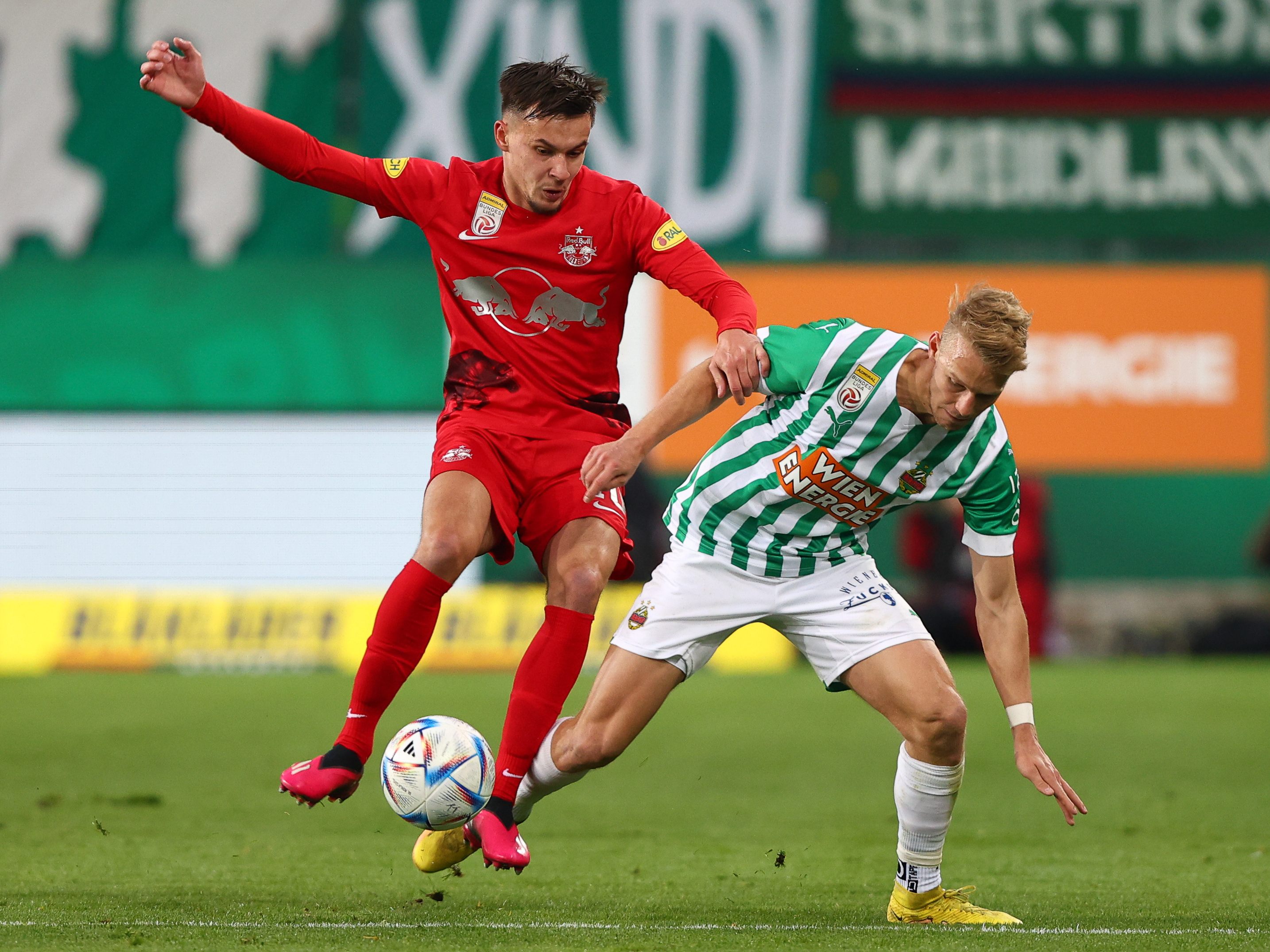 LIVE-Ticker zum Spiel Rapid Wien gegen Red Bull Salzburg ab 20.30 Uhr. LIVE-Ticker zum Spiel Rapid Wien gegen Red Bull Salzburg ab 20.30 Uhr.
