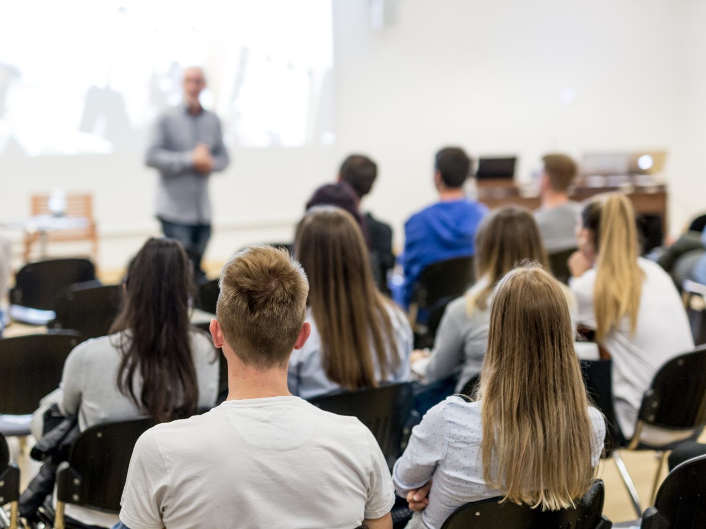 An Fachhochschulen sind 350 neue Studienplätze vorgesehen. An Fachhochschulen sind 350 neue Studienplätze vorgesehen.