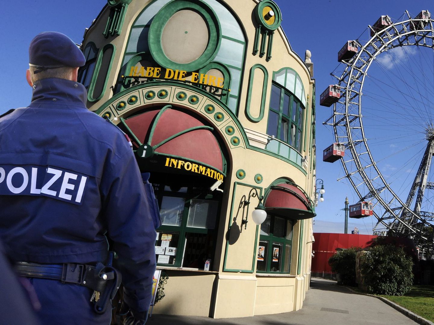 Ein Mann sprühte im Wiener Prater Pfefferspray auf eine Familie. Ein Mann sprühte im Wiener Prater Pfefferspray auf eine Familie.