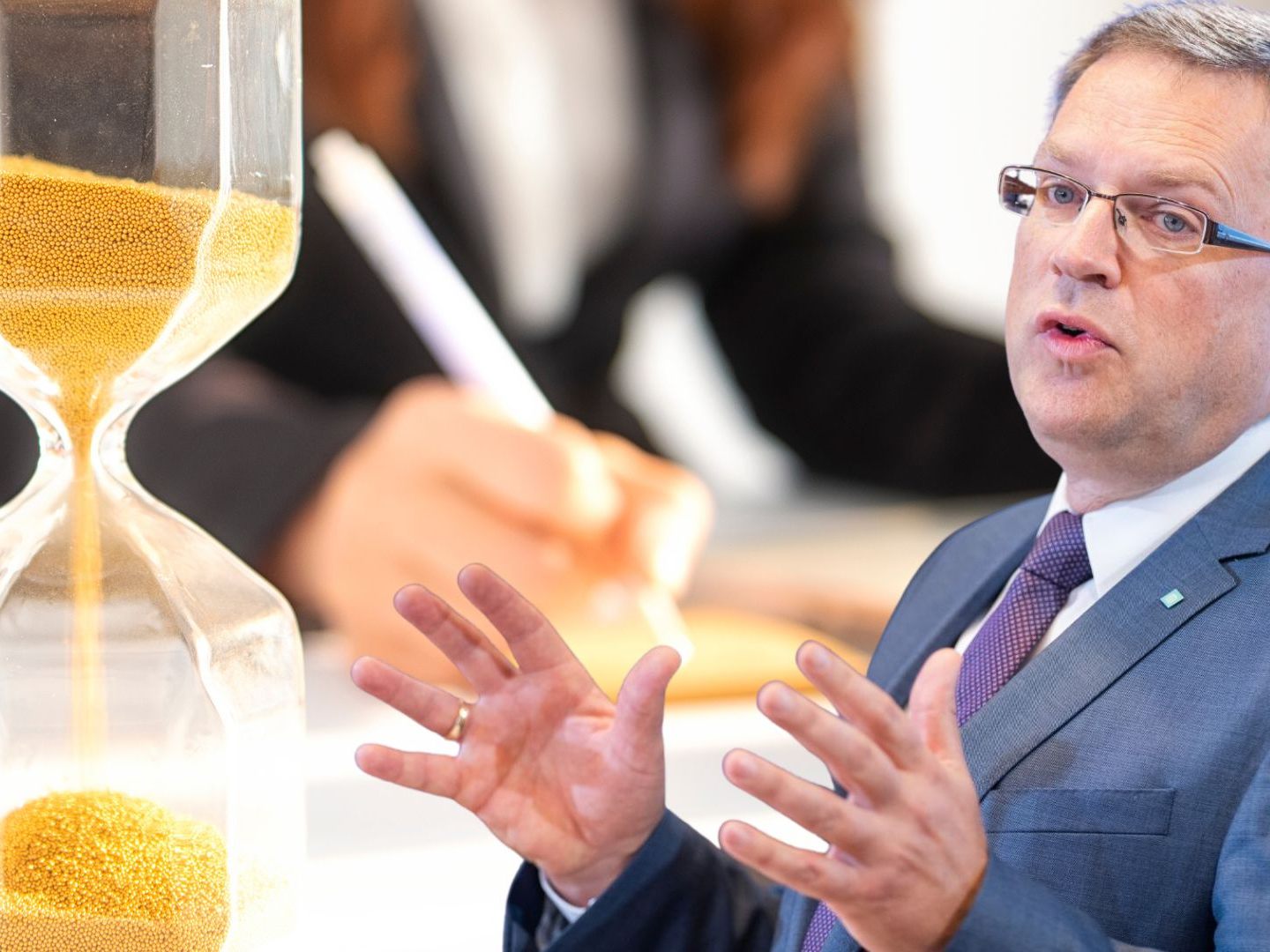 ÖAAB-Obmann und Klubobmann August Wöginger sprach sich für eine neue Grenze bei der Steuerbefreiung von Überstunden aus.