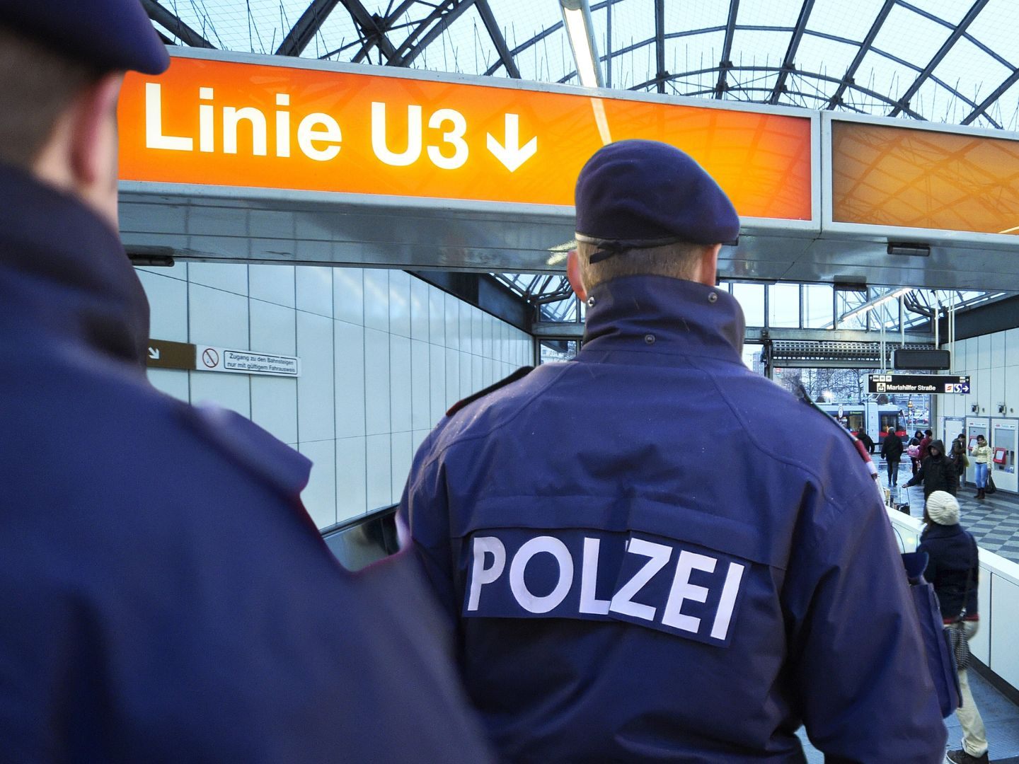 Polizeieinsatz in der U-Bahnstation Westbahnhof.